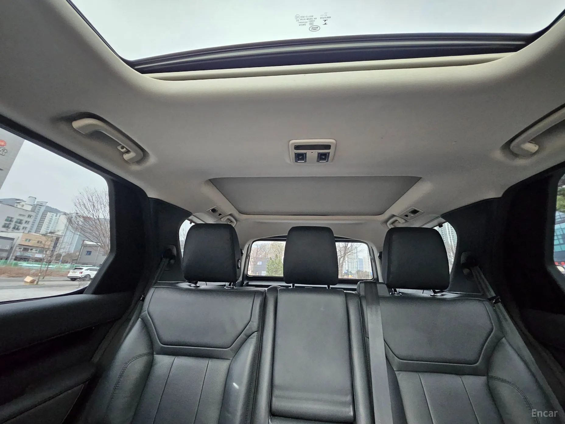 Land Rover Discovery 5 превью 20