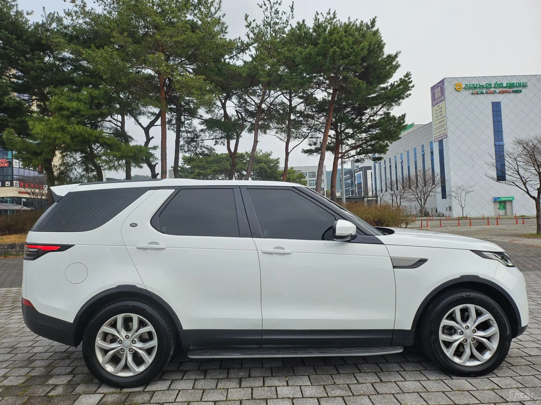 Land Rover Discovery 5 превью 4