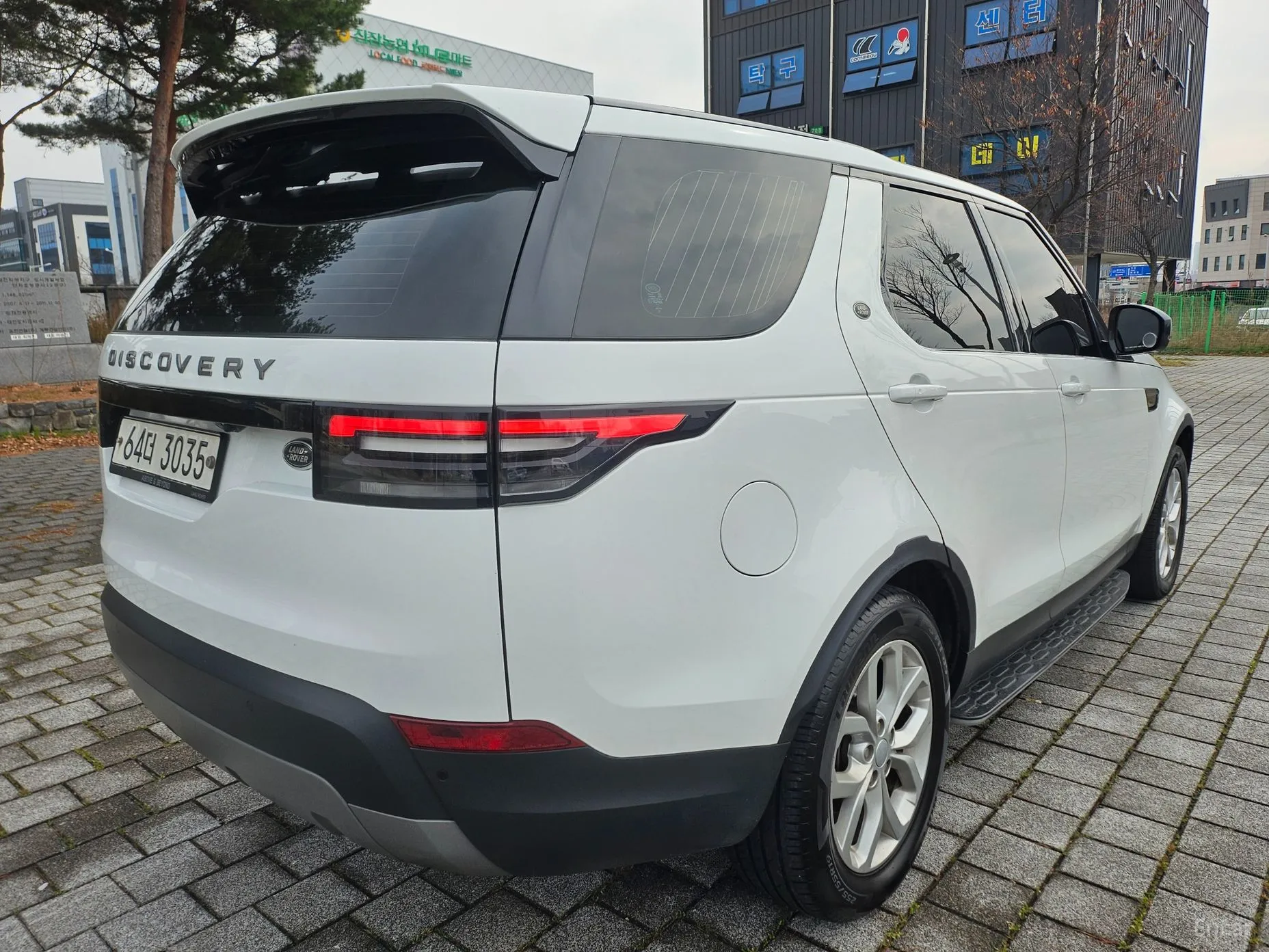 Land Rover Discovery 5 превью 5
