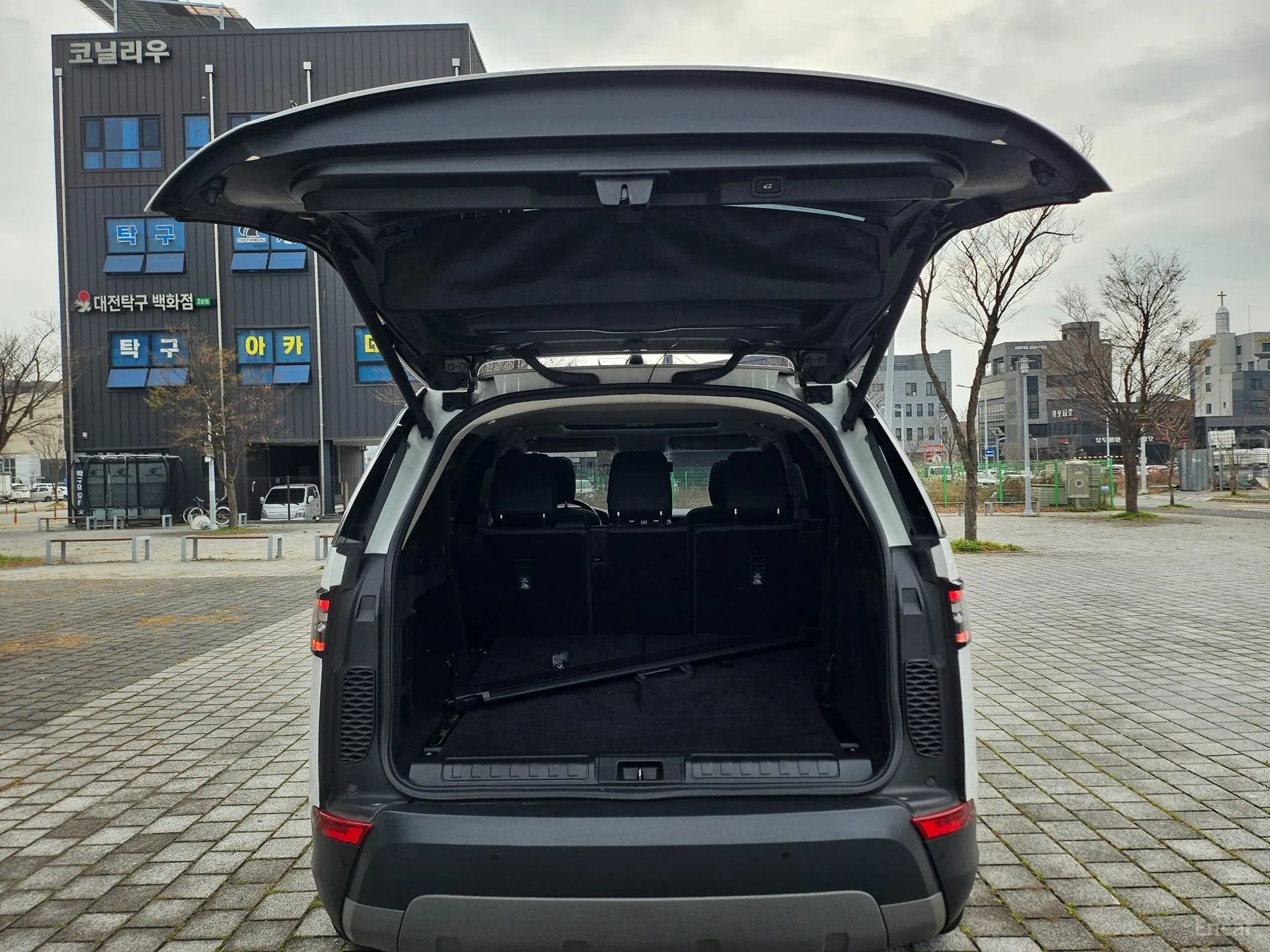Land Rover Discovery 5 превью 8