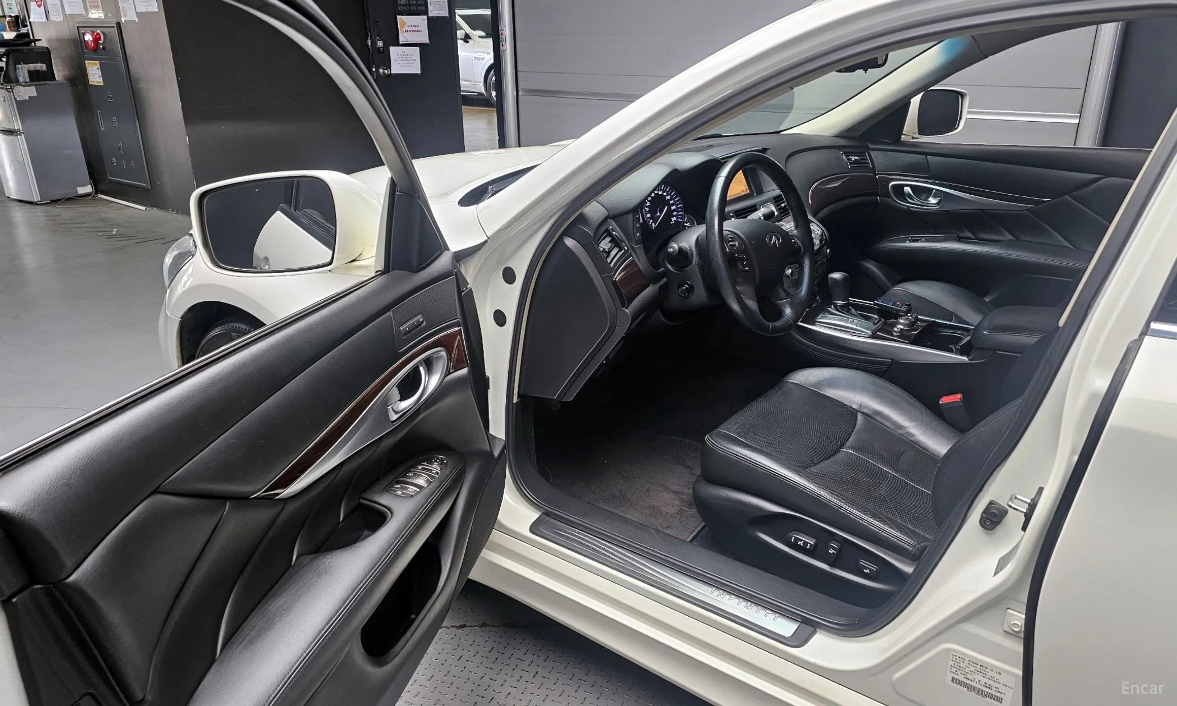 Infiniti M37 превью 10