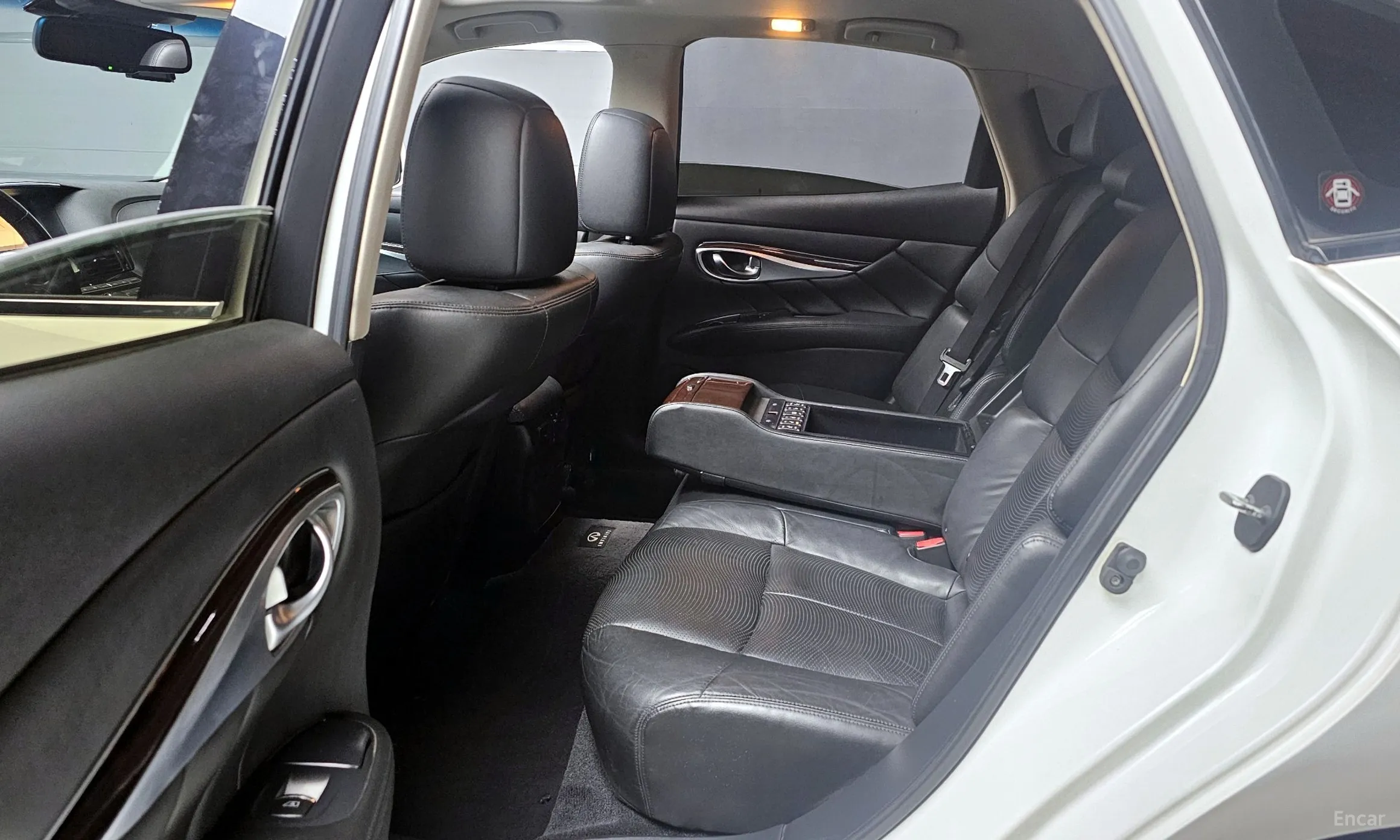 Infiniti M37 превью 12