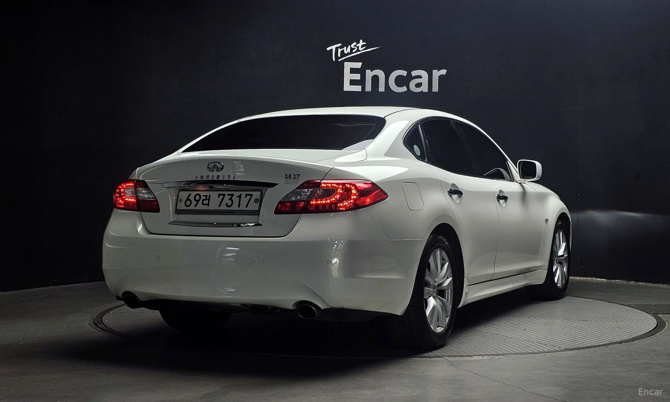 Infiniti M37