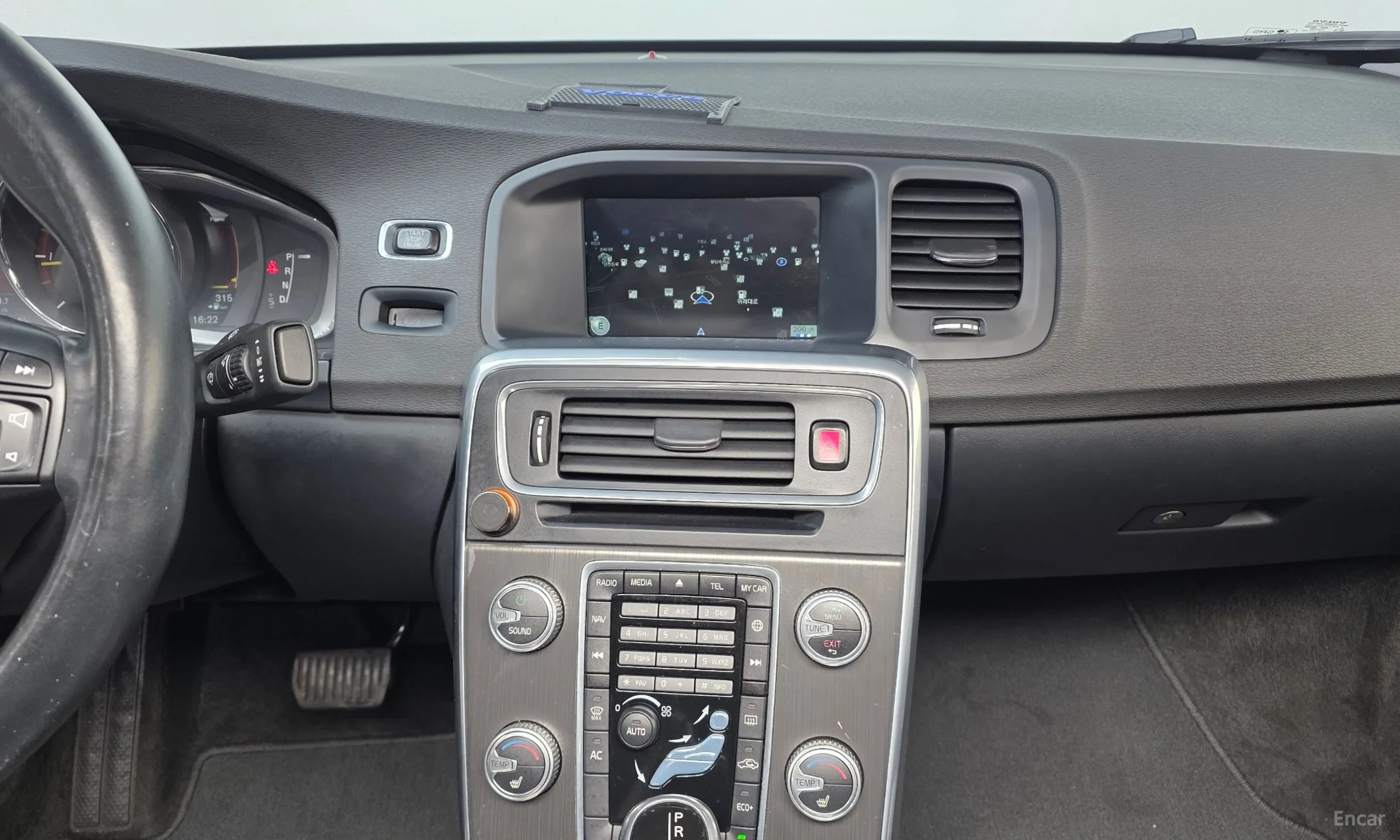 Volvo S60 превью 14