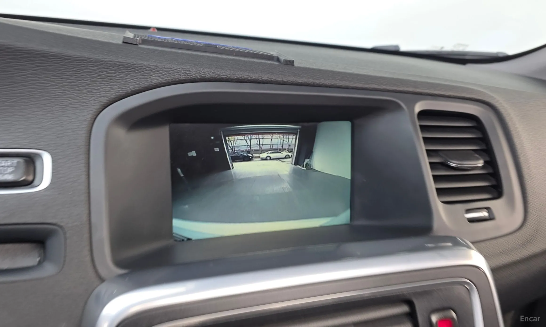 Volvo S60 превью 15