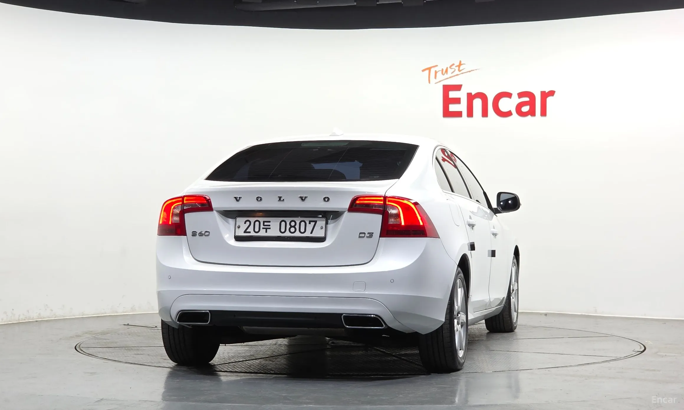 Volvo S60 превью 4