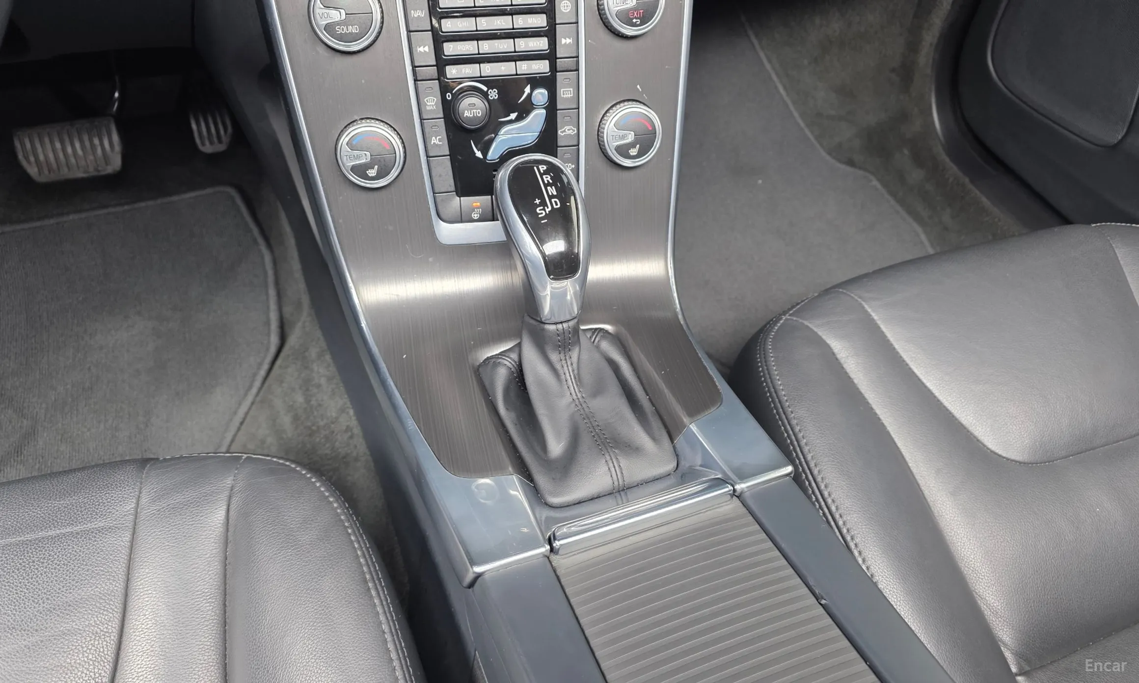 Volvo S60 превью 9