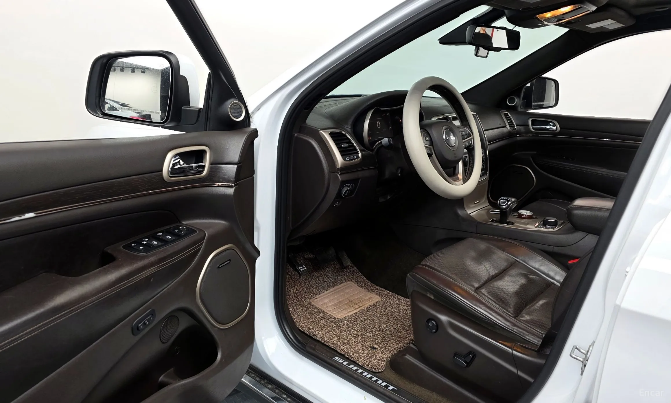 Jeep Grand Cherokee превью 10