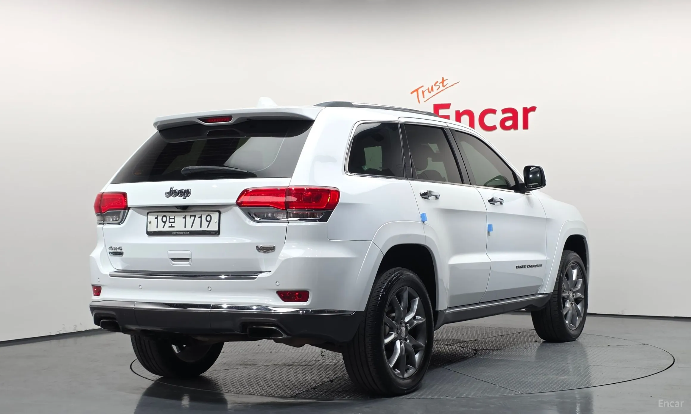 Jeep Grand Cherokee превью 2