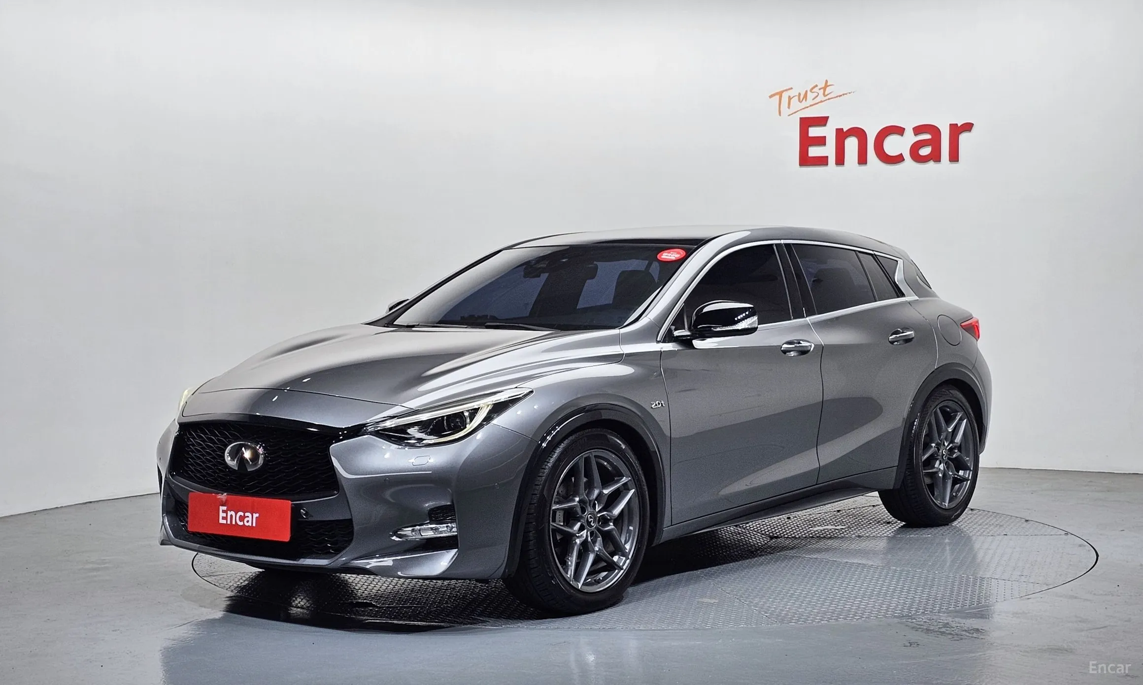 Infiniti Q30