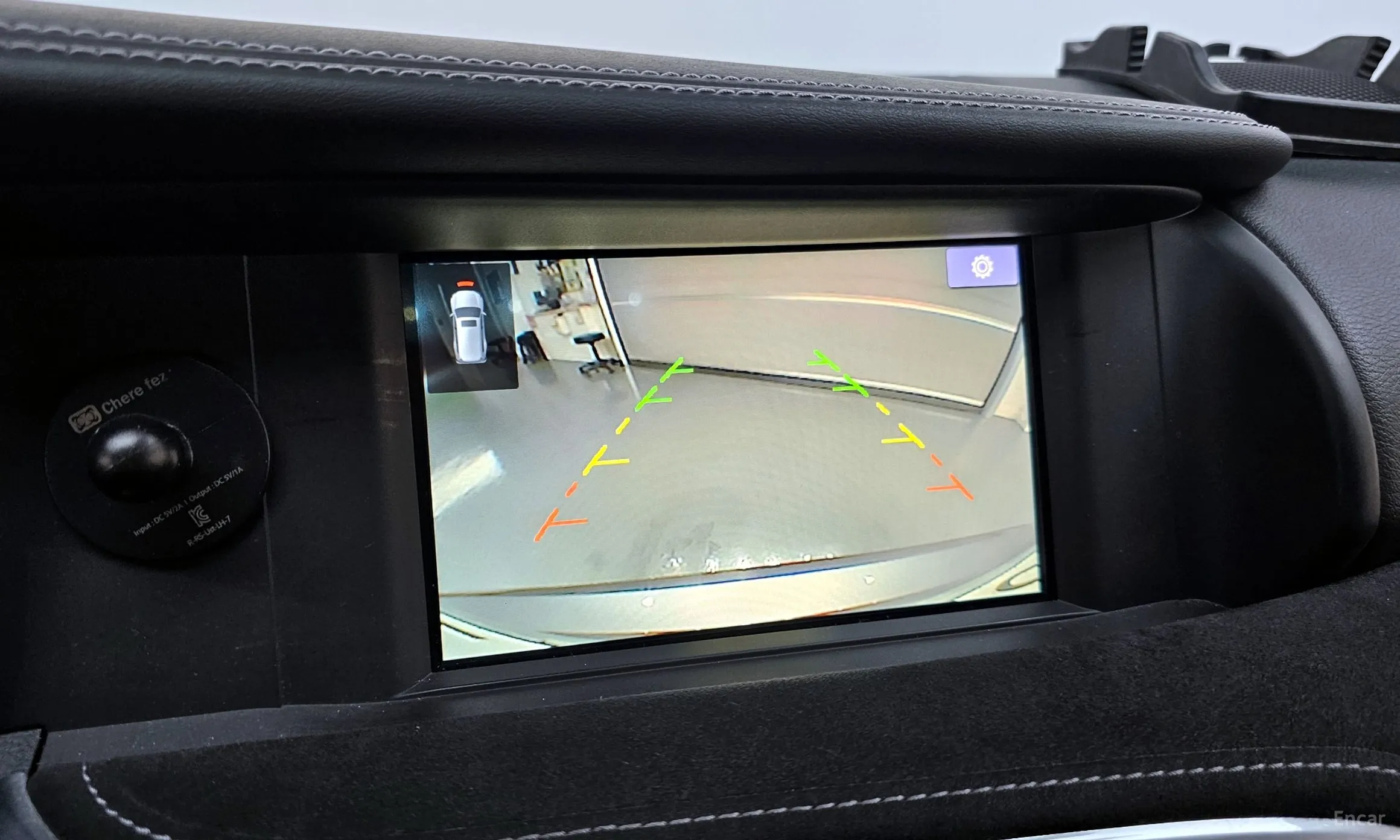 Infiniti Q30 превью 17