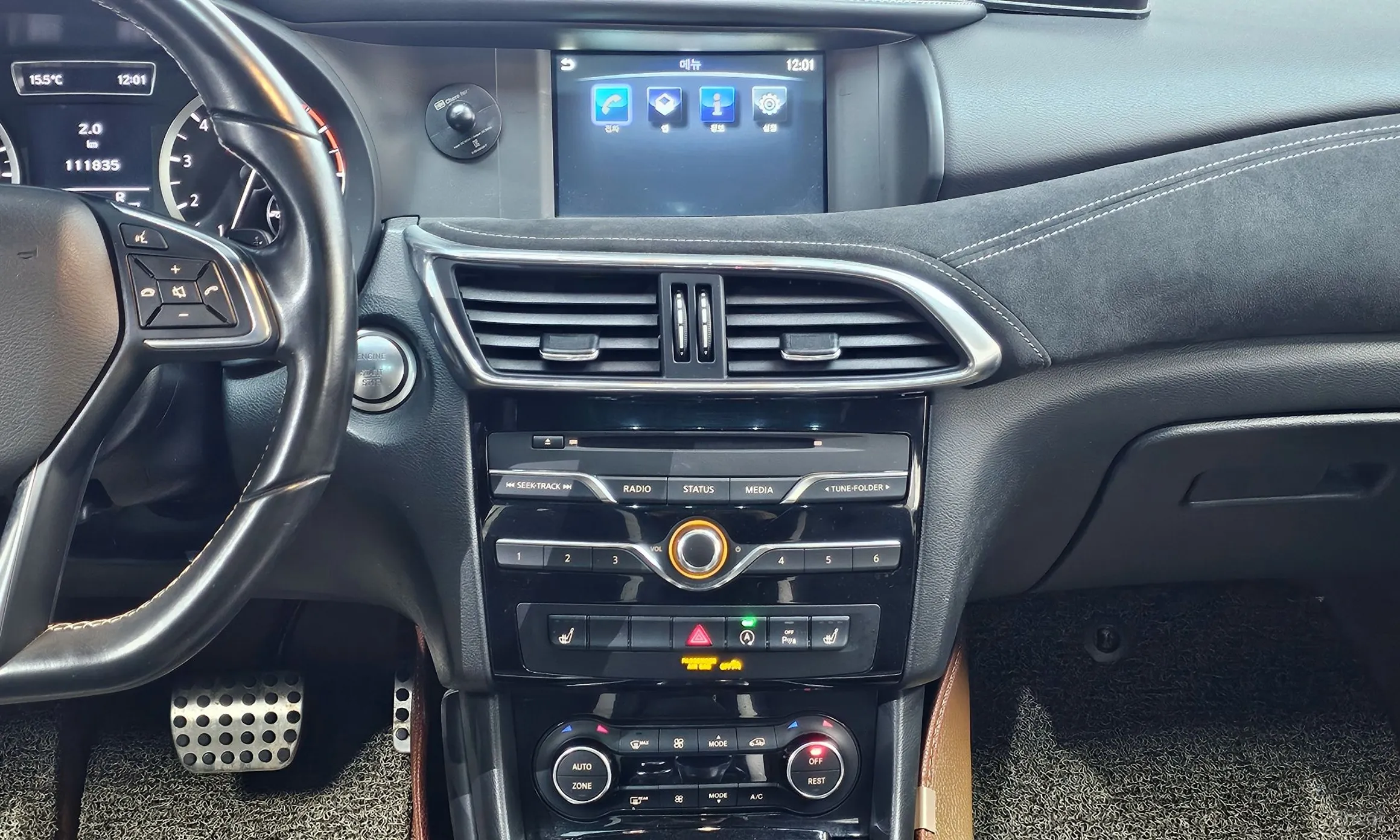 Infiniti Q30 превью 19