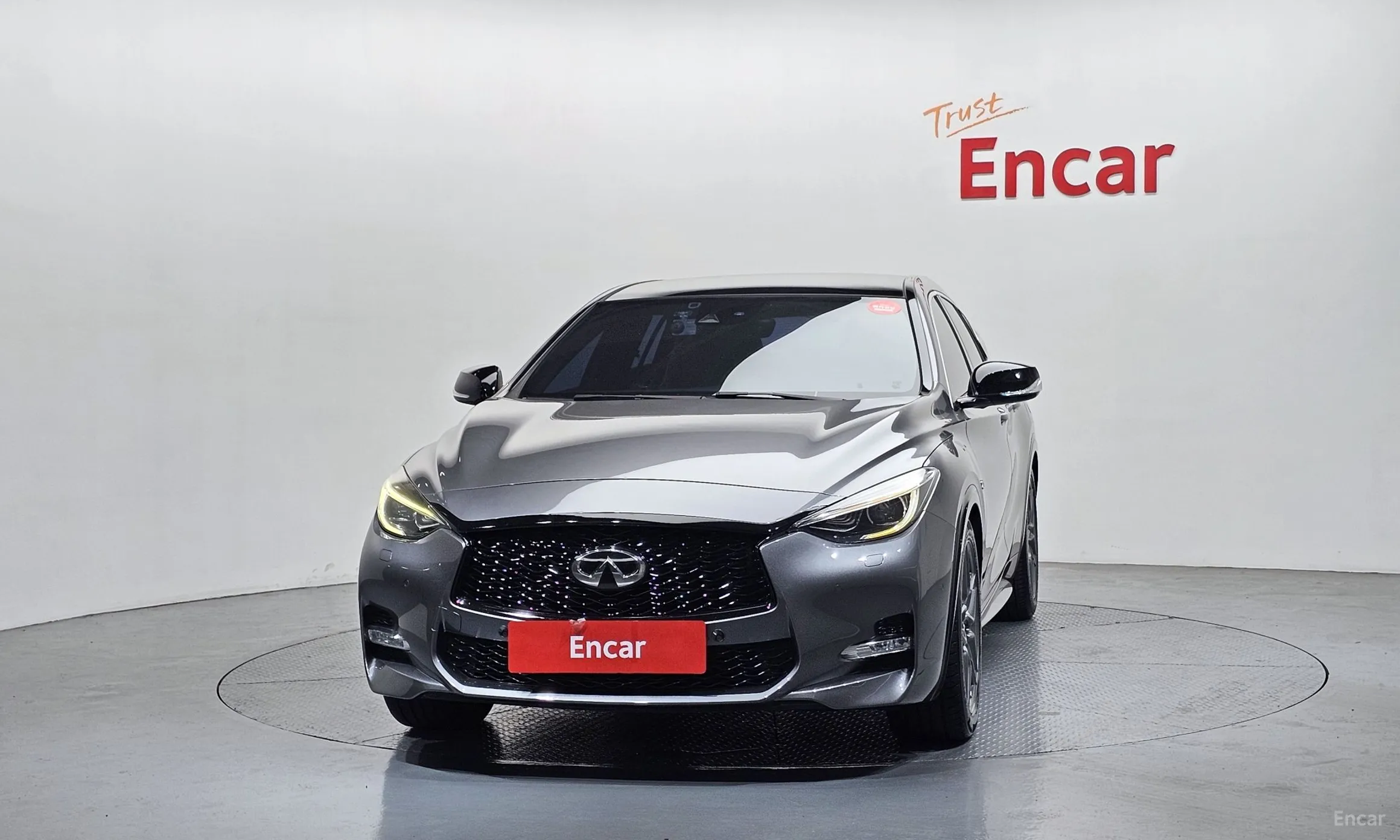 Infiniti Q30 превью 3