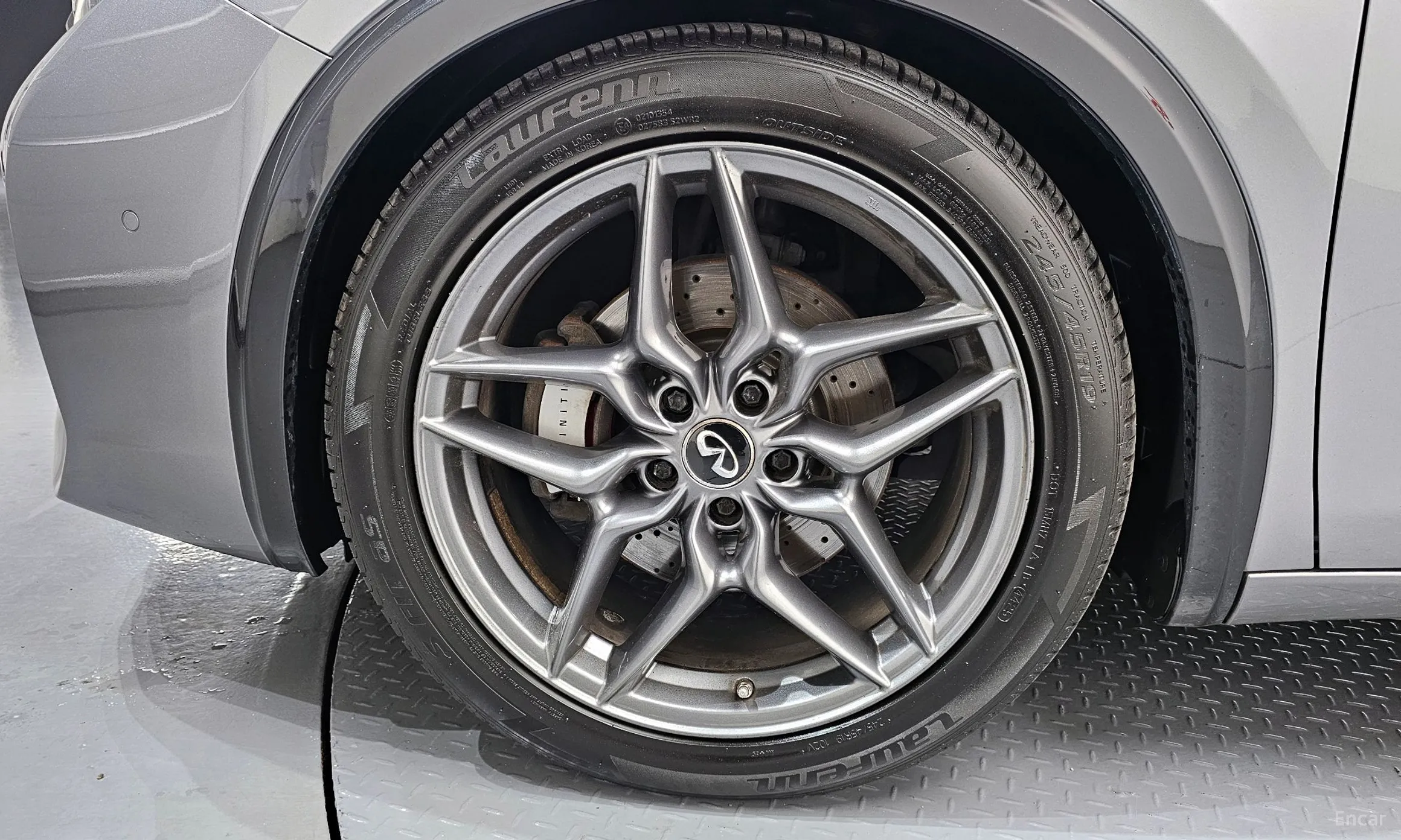 Infiniti Q30 превью 5