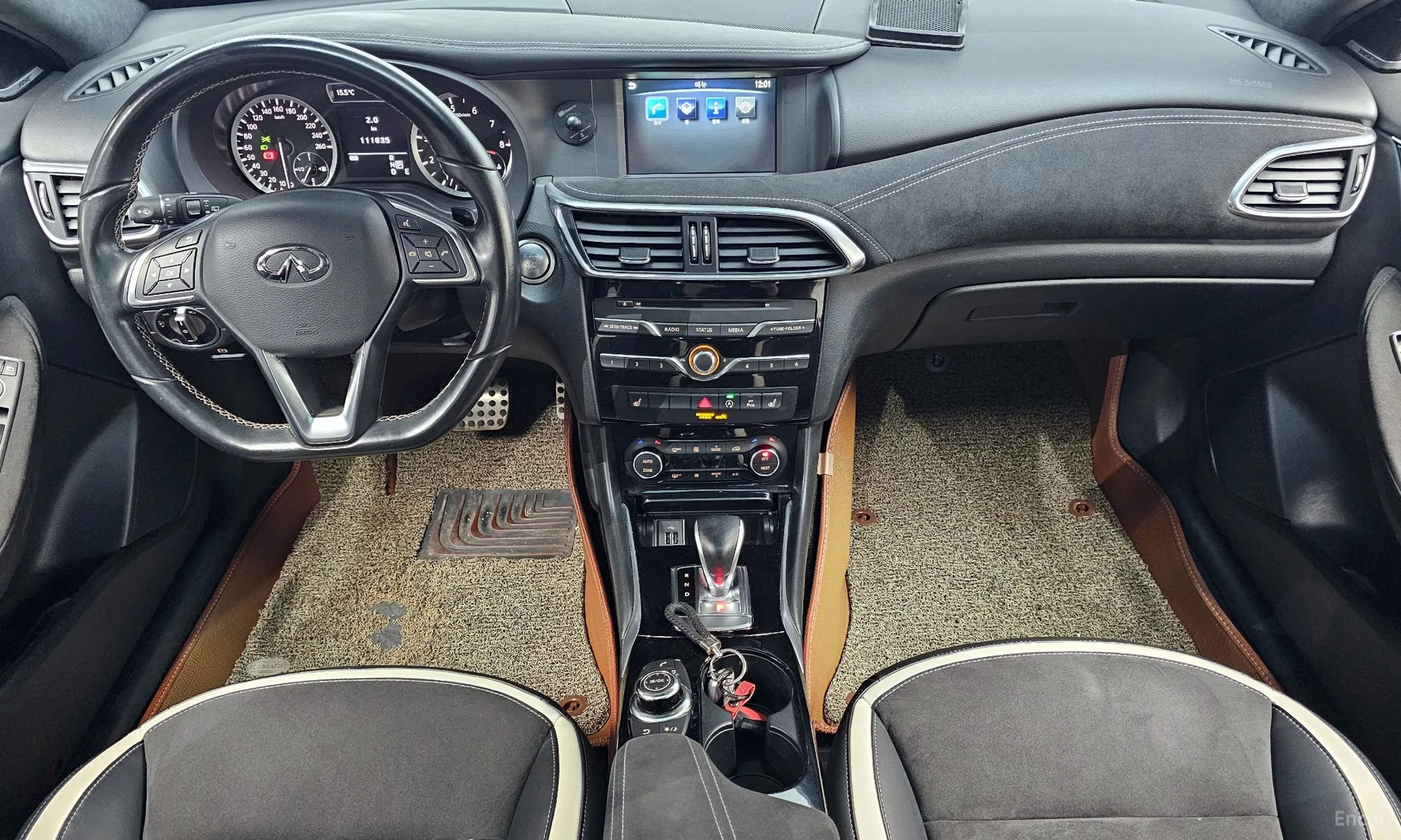 Infiniti Q30 превью 7