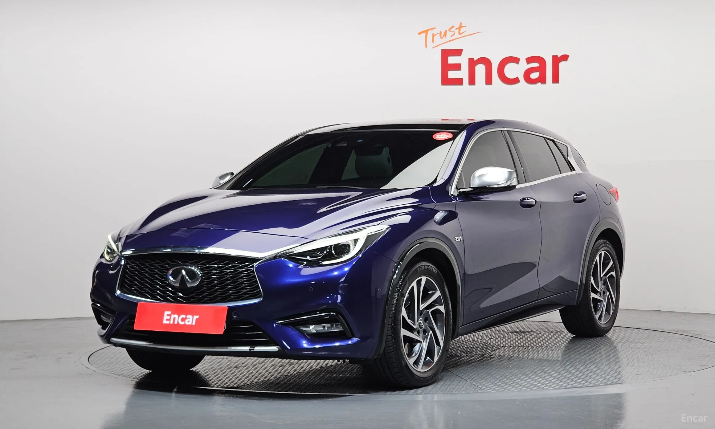 Infiniti Q30