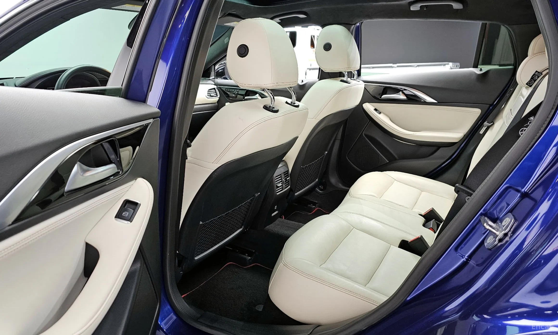 Infiniti Q30 превью 10