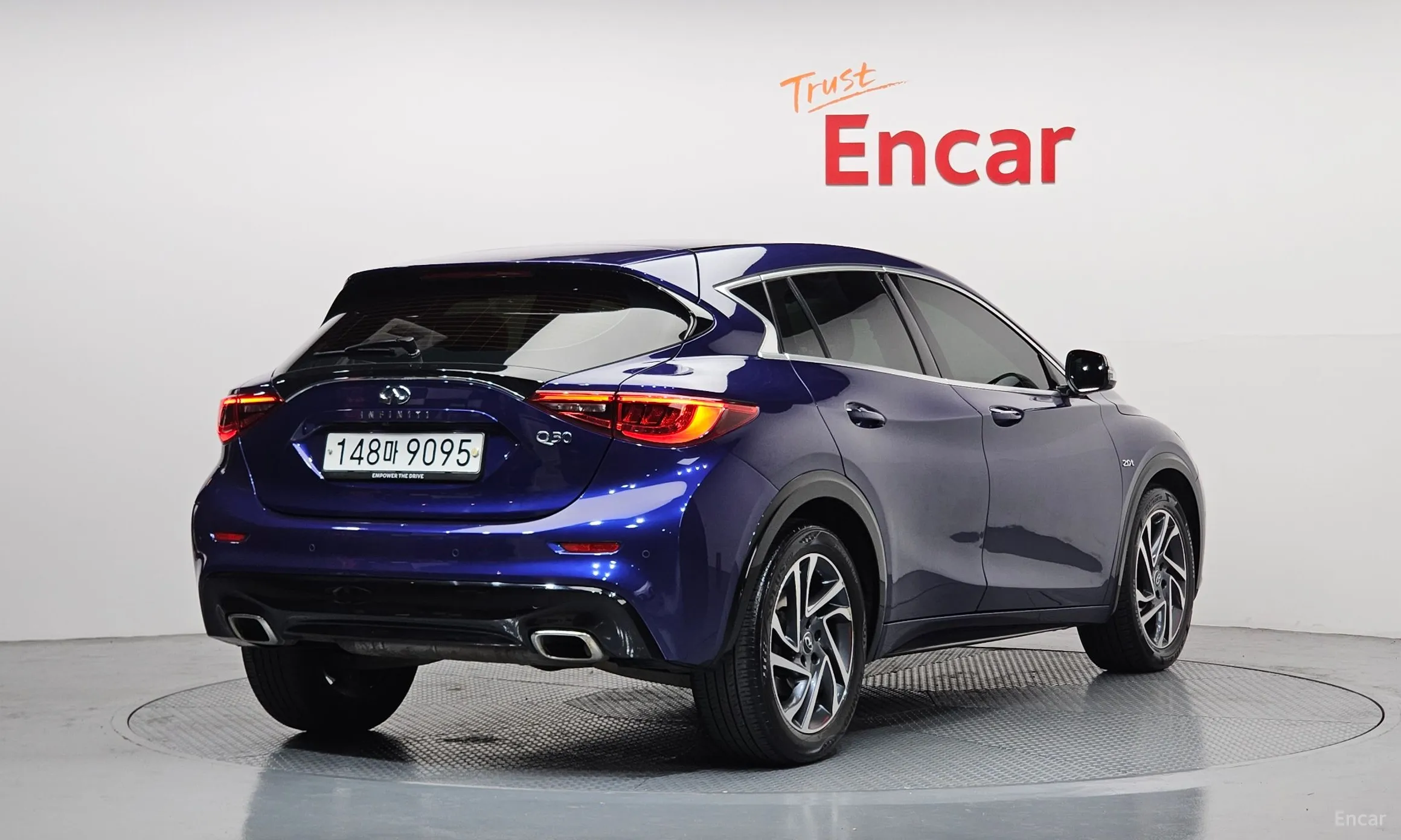 Infiniti Q30