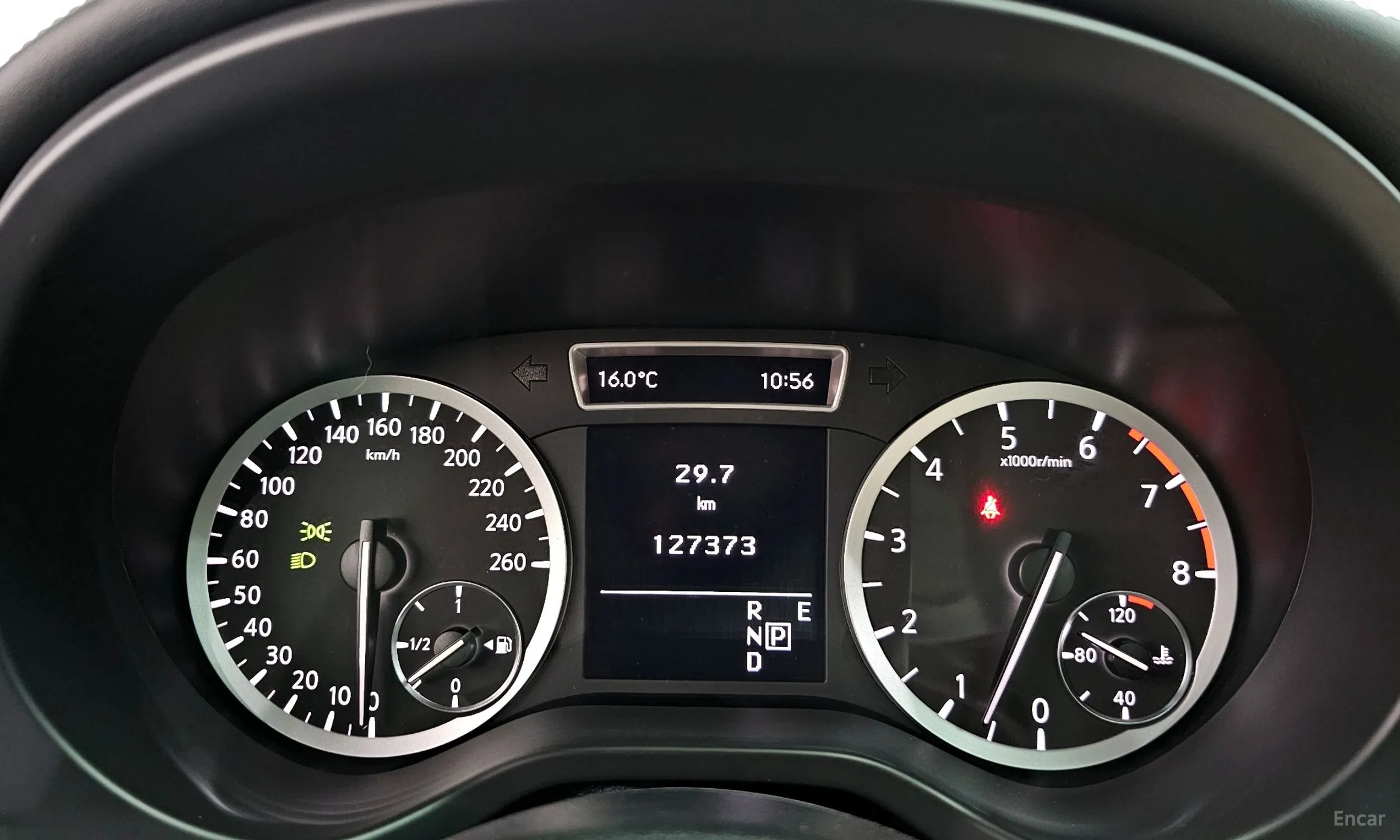 Infiniti Q30 превью 8