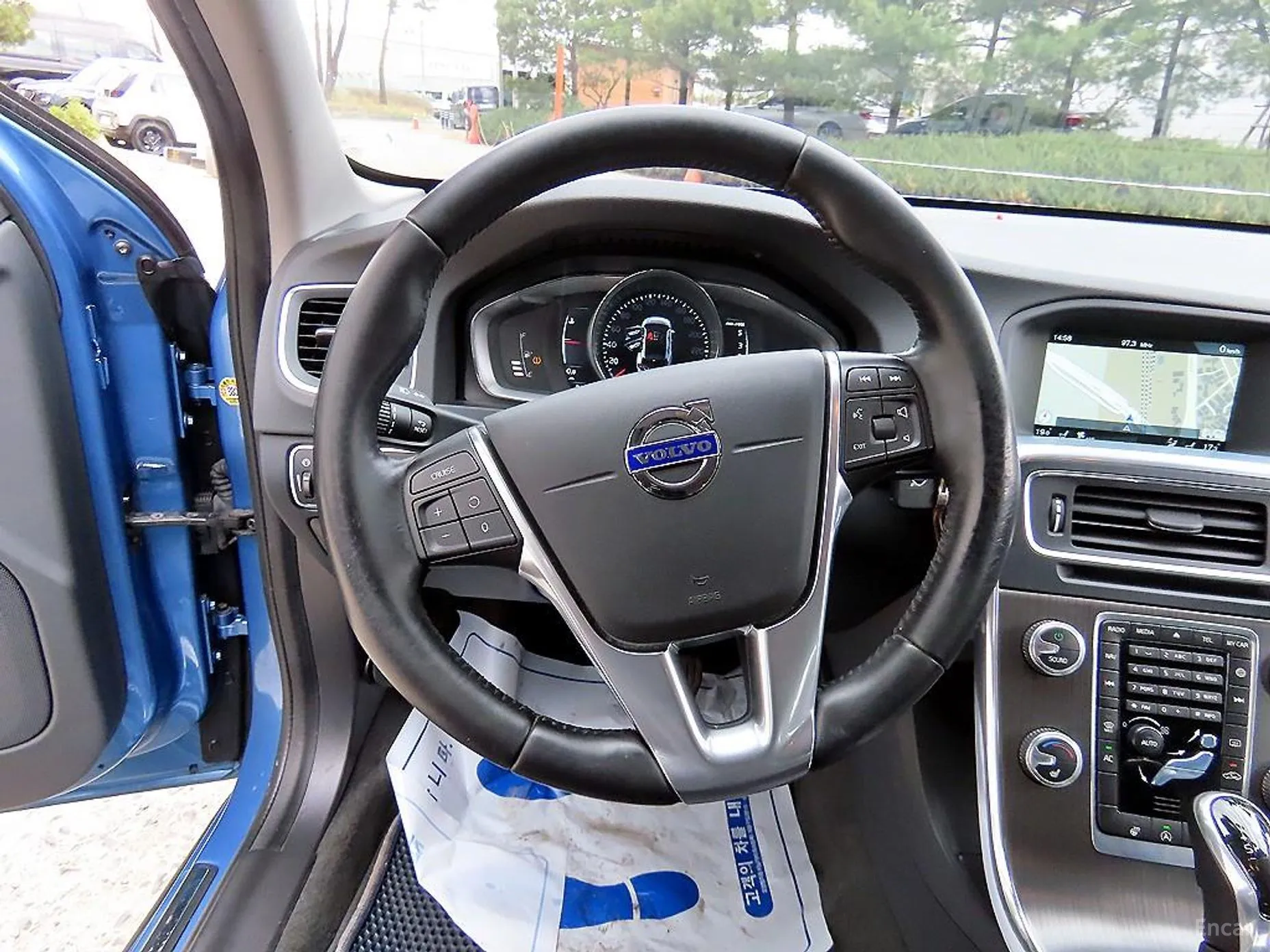 Volvo V60 превью 8