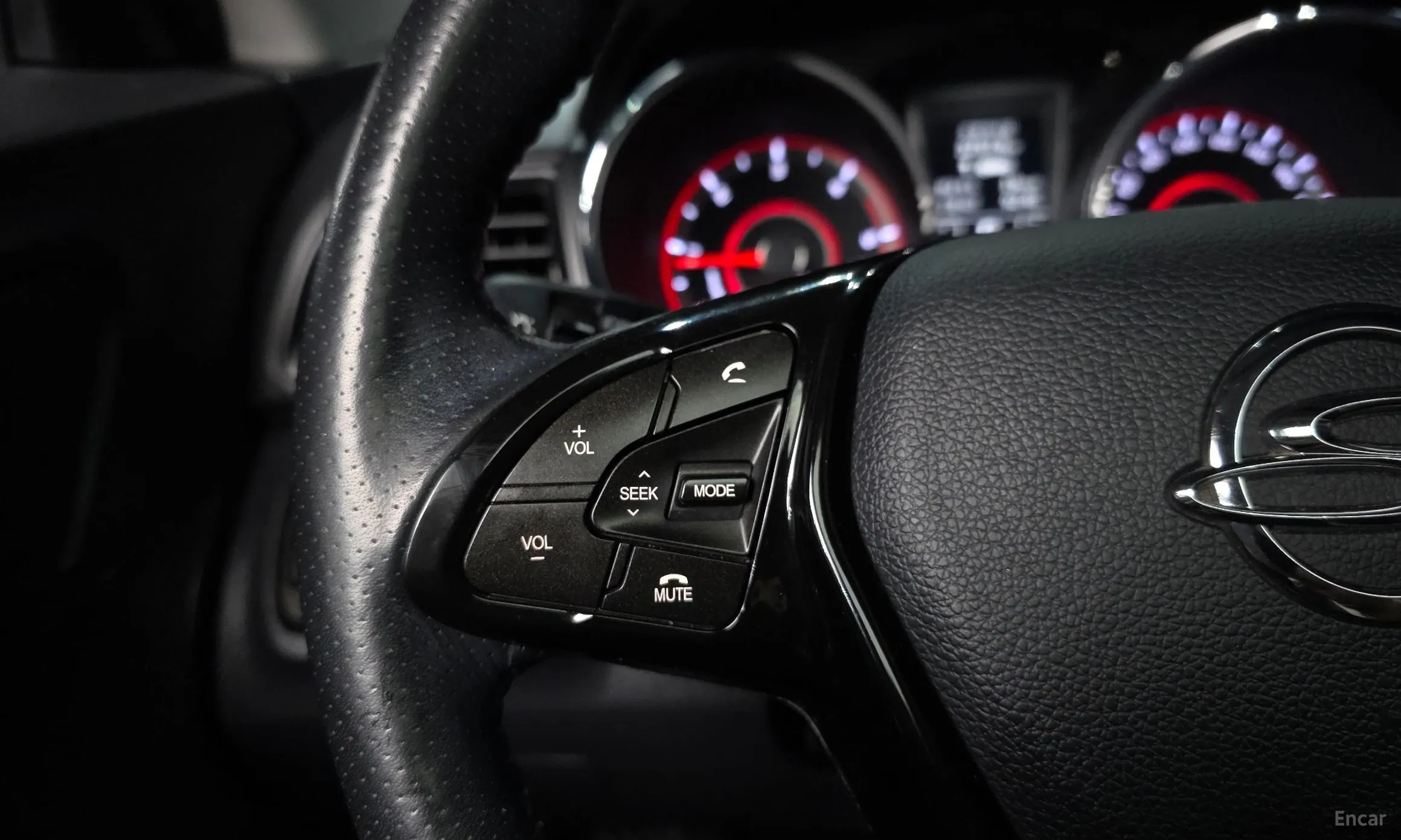 KG Mobility (SsangYong) Tivoli Air превью 14