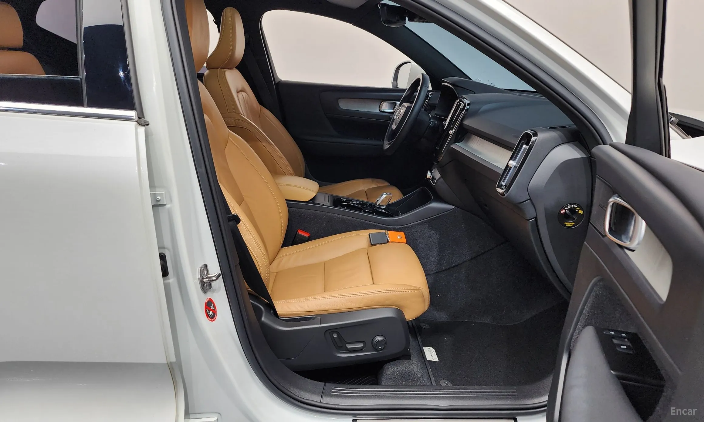 Volvo XC40 превью 11