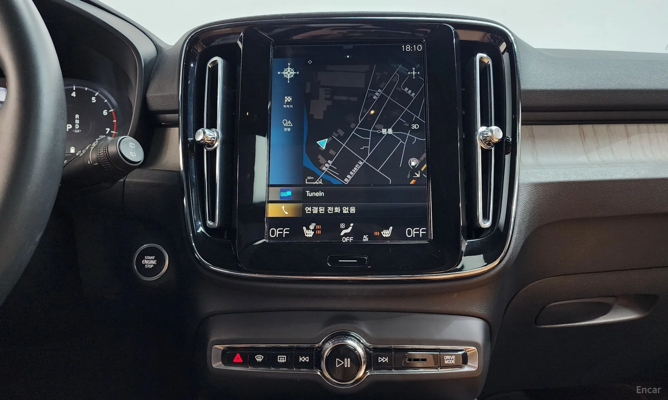 Volvo XC40 превью 15