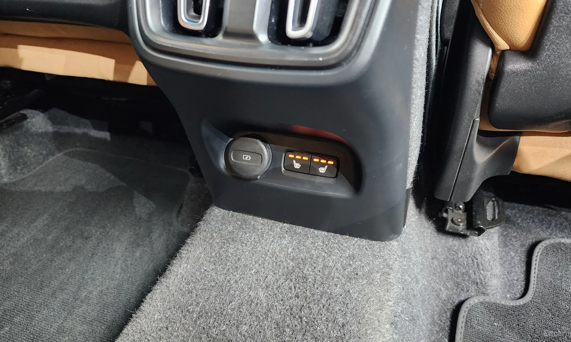 Volvo XC40 превью 18