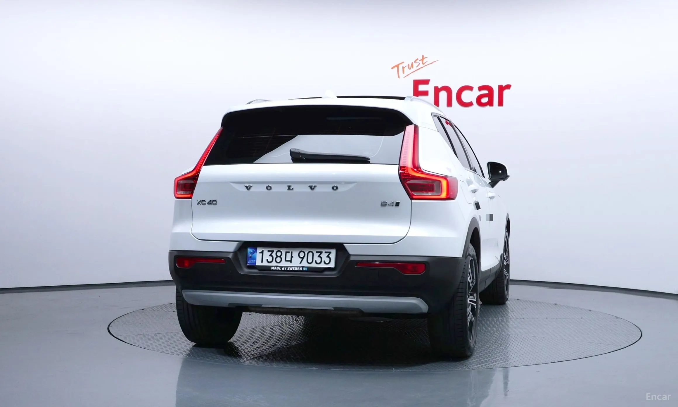 Volvo XC40 превью 4
