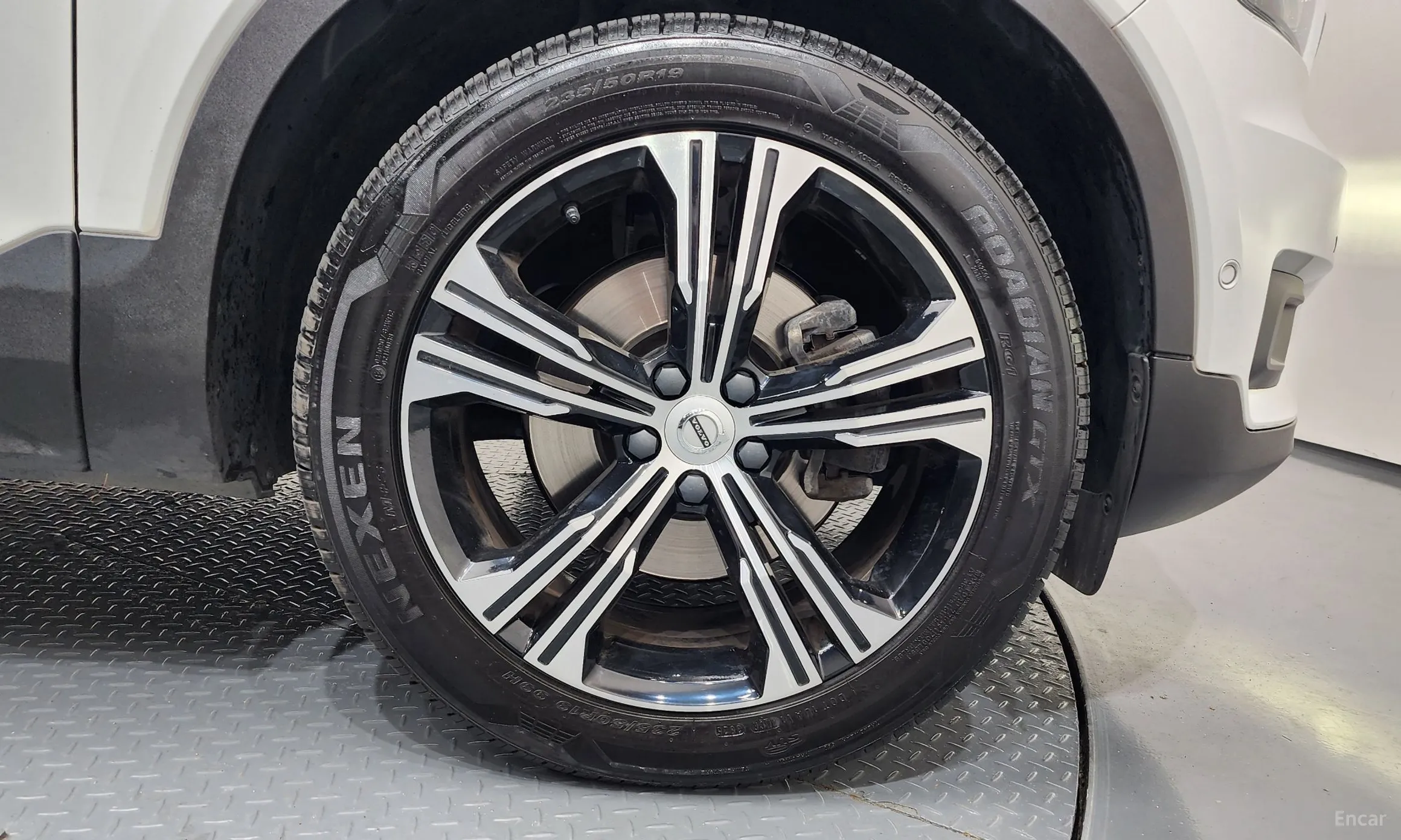 Volvo XC40 превью 5