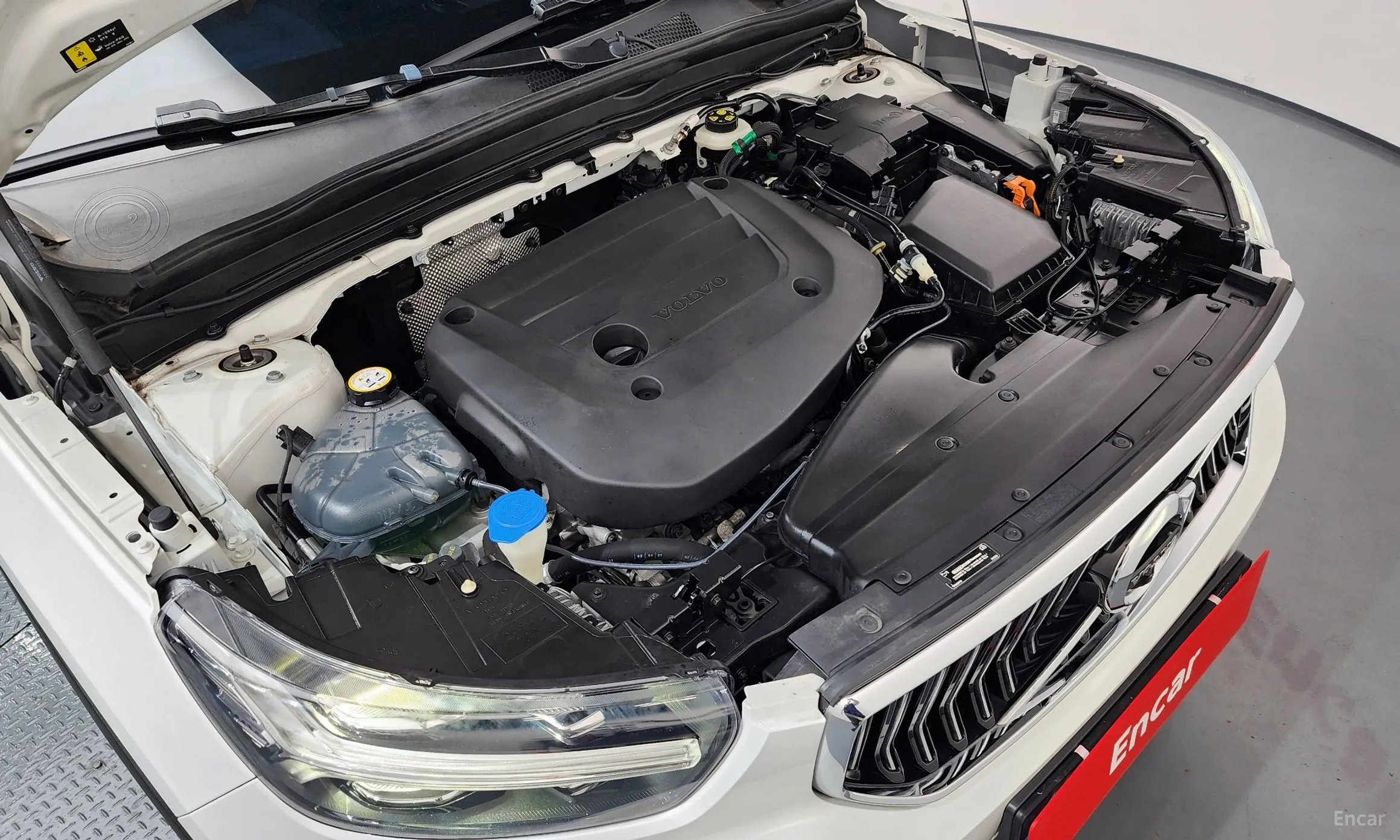 Volvo XC40 превью 6