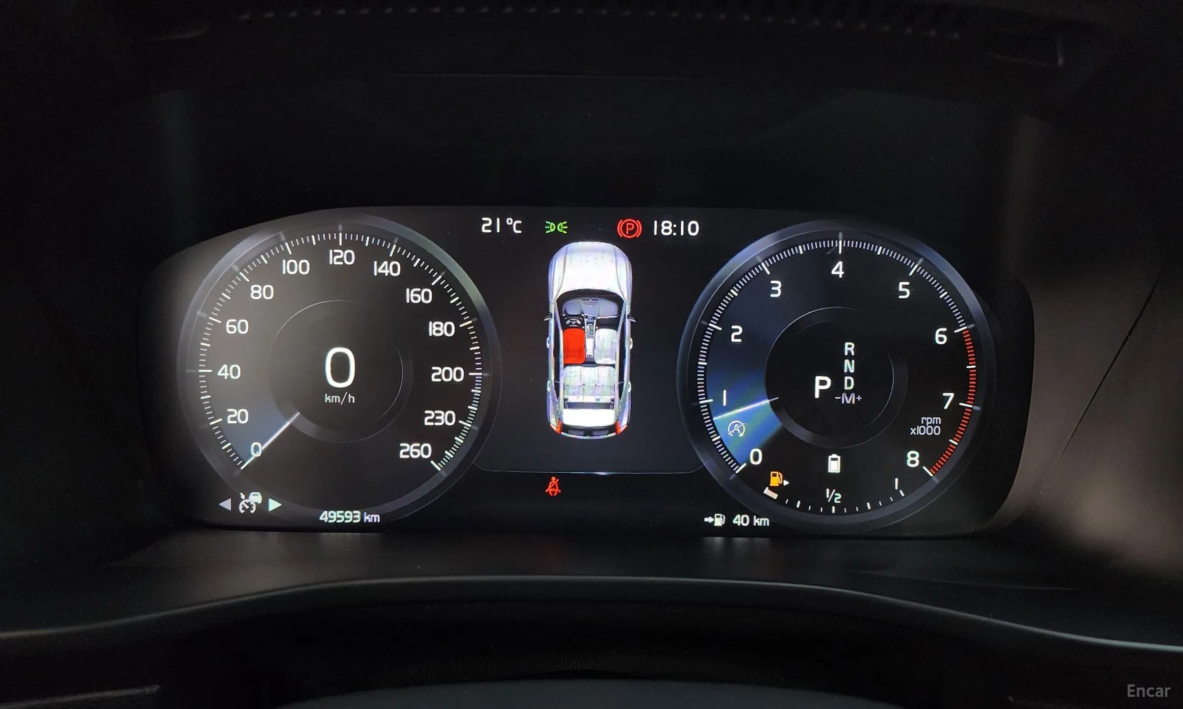 Volvo XC40 превью 8
