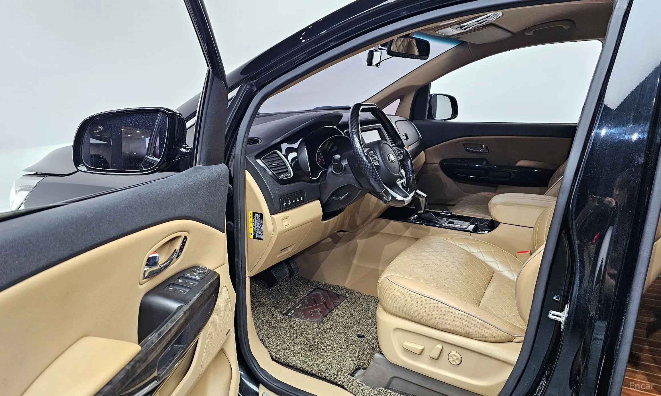 Kia Carnival превью 11