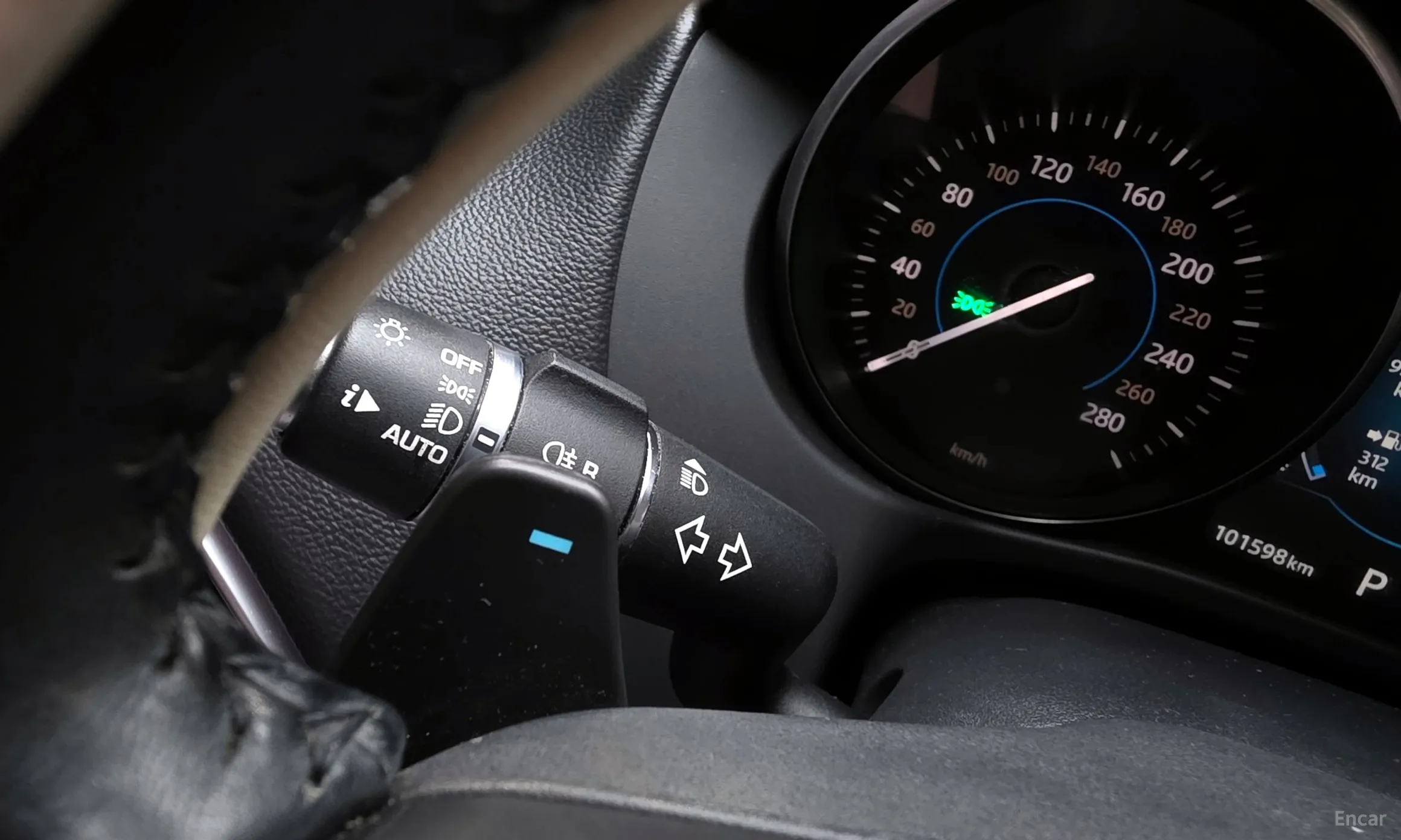Jaguar XE превью 17
