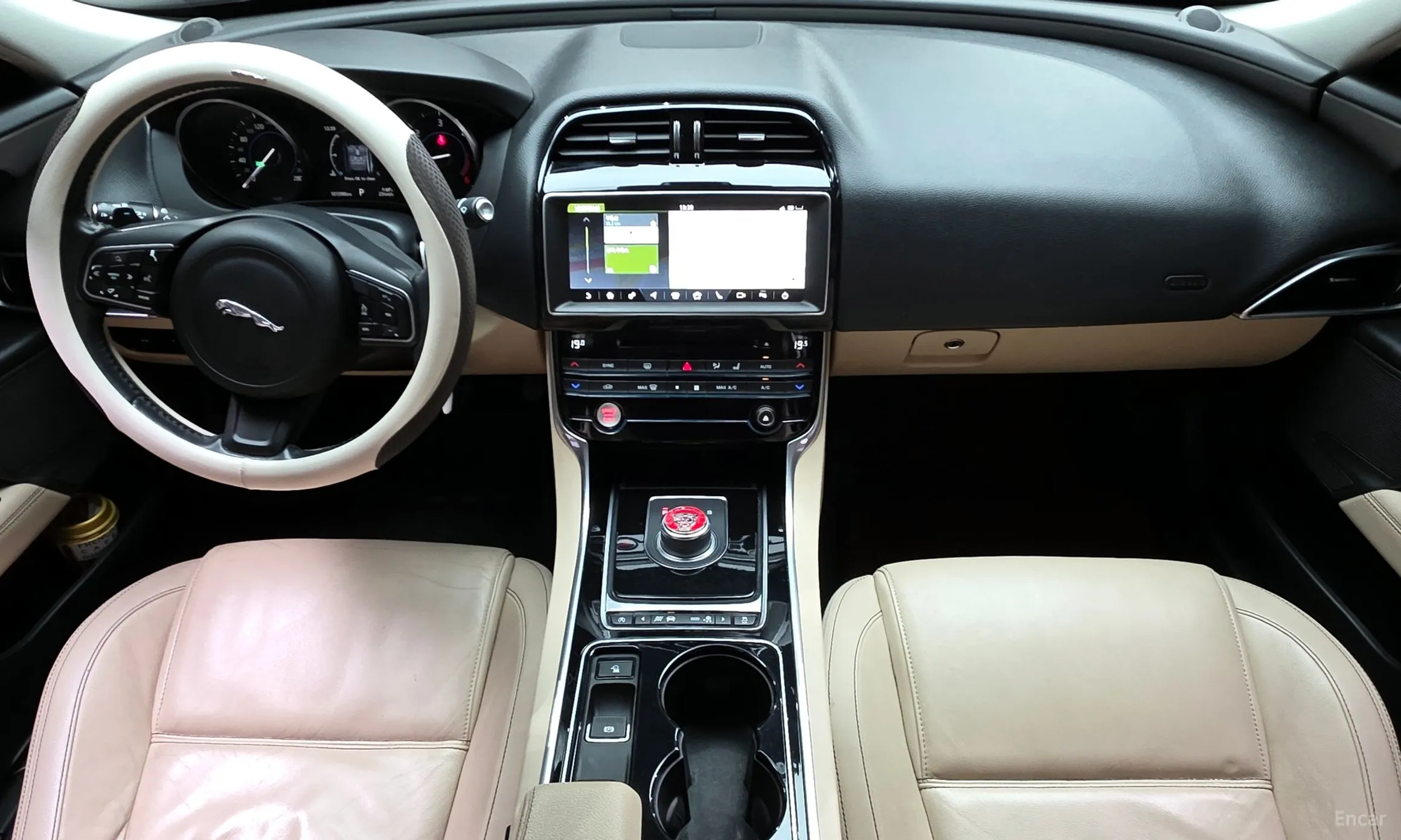 Jaguar XE превью 7