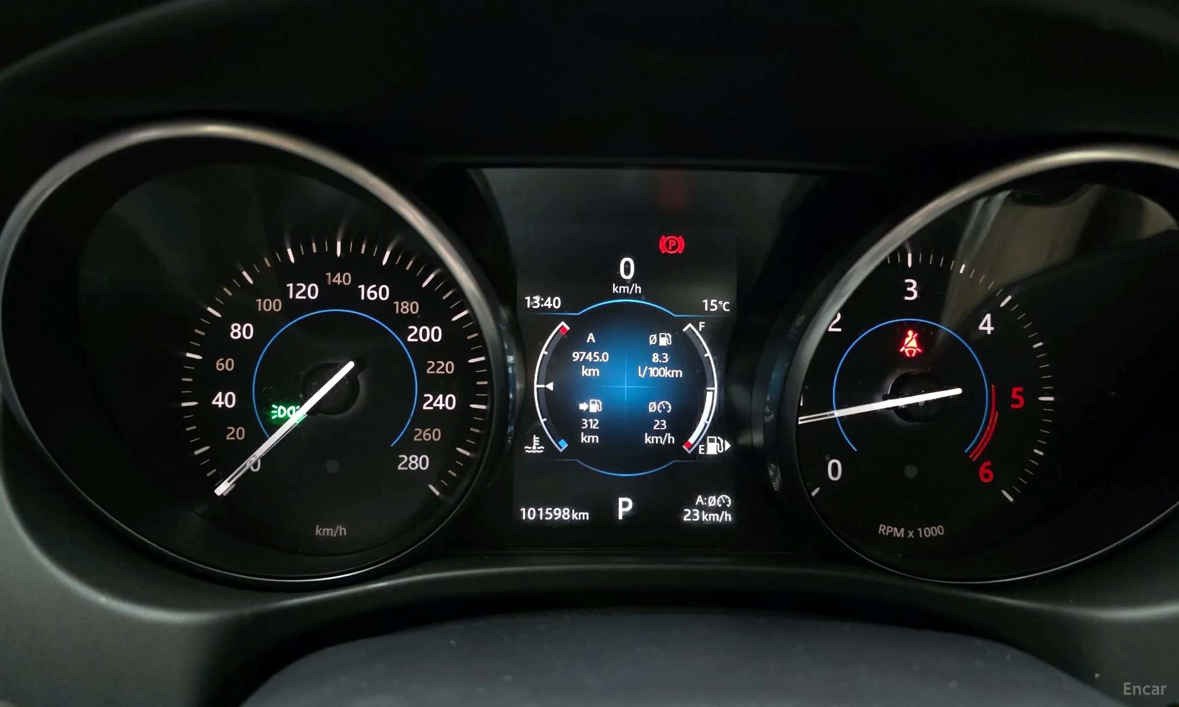 Jaguar XE превью 8