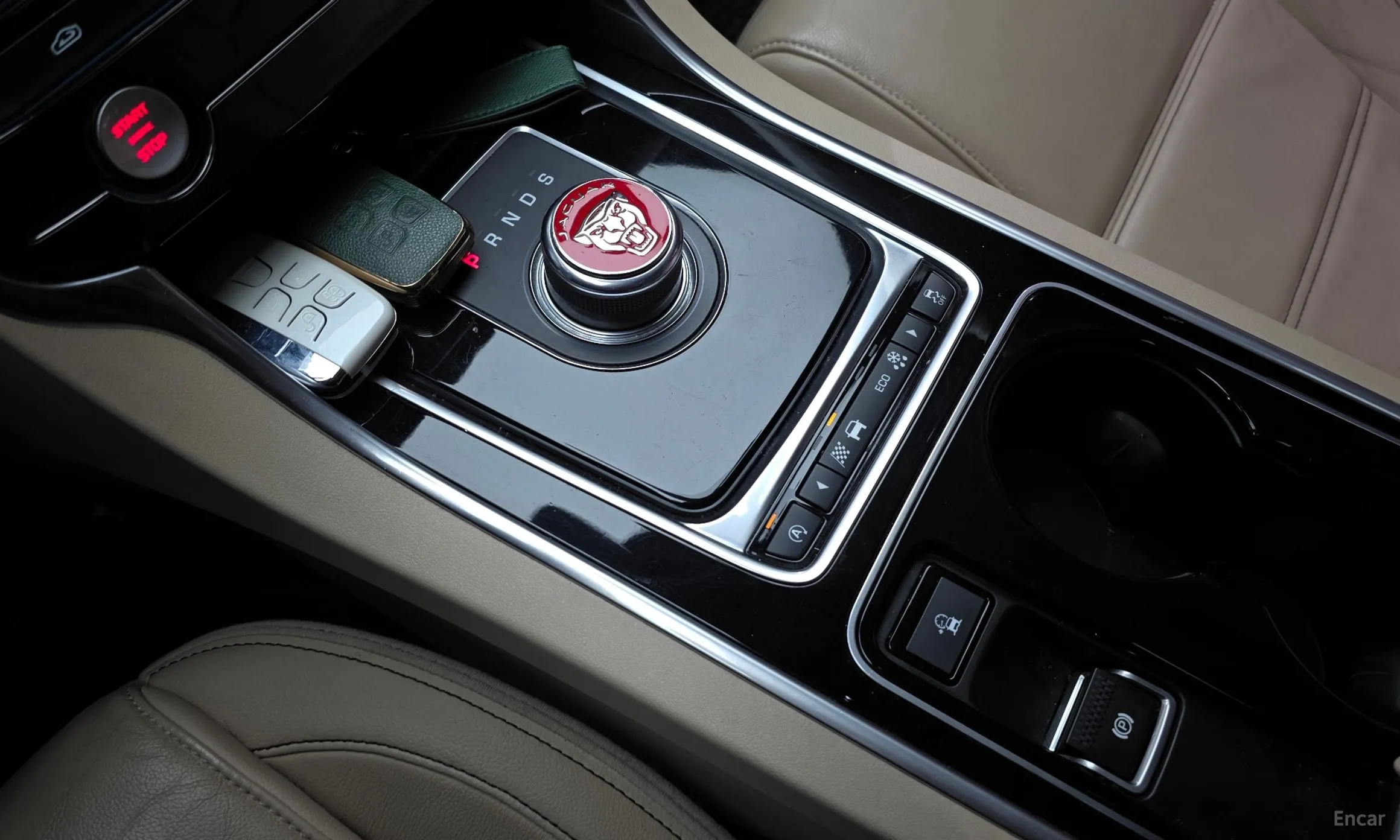 Jaguar XE превью 9