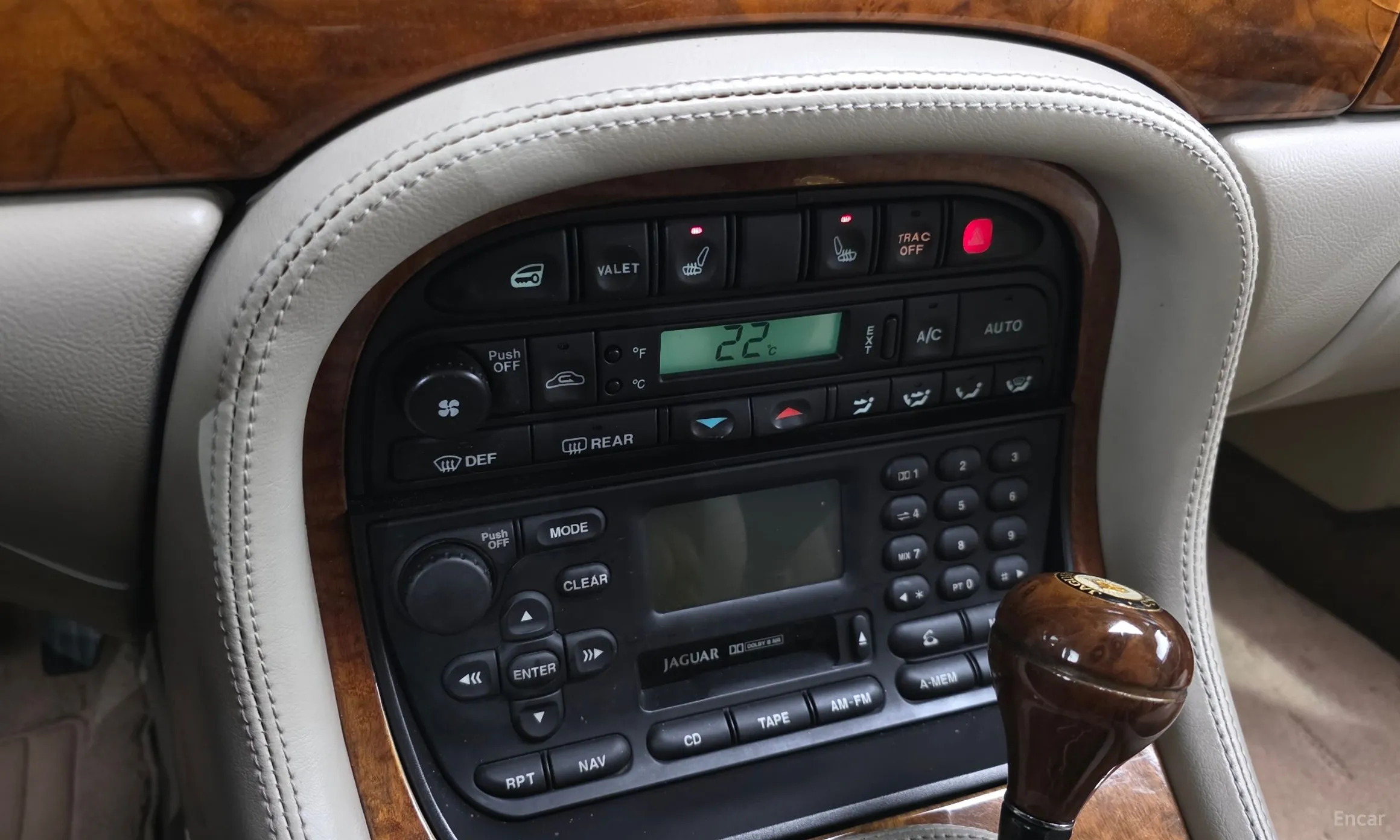 Jaguar XJ-8 превью 13
