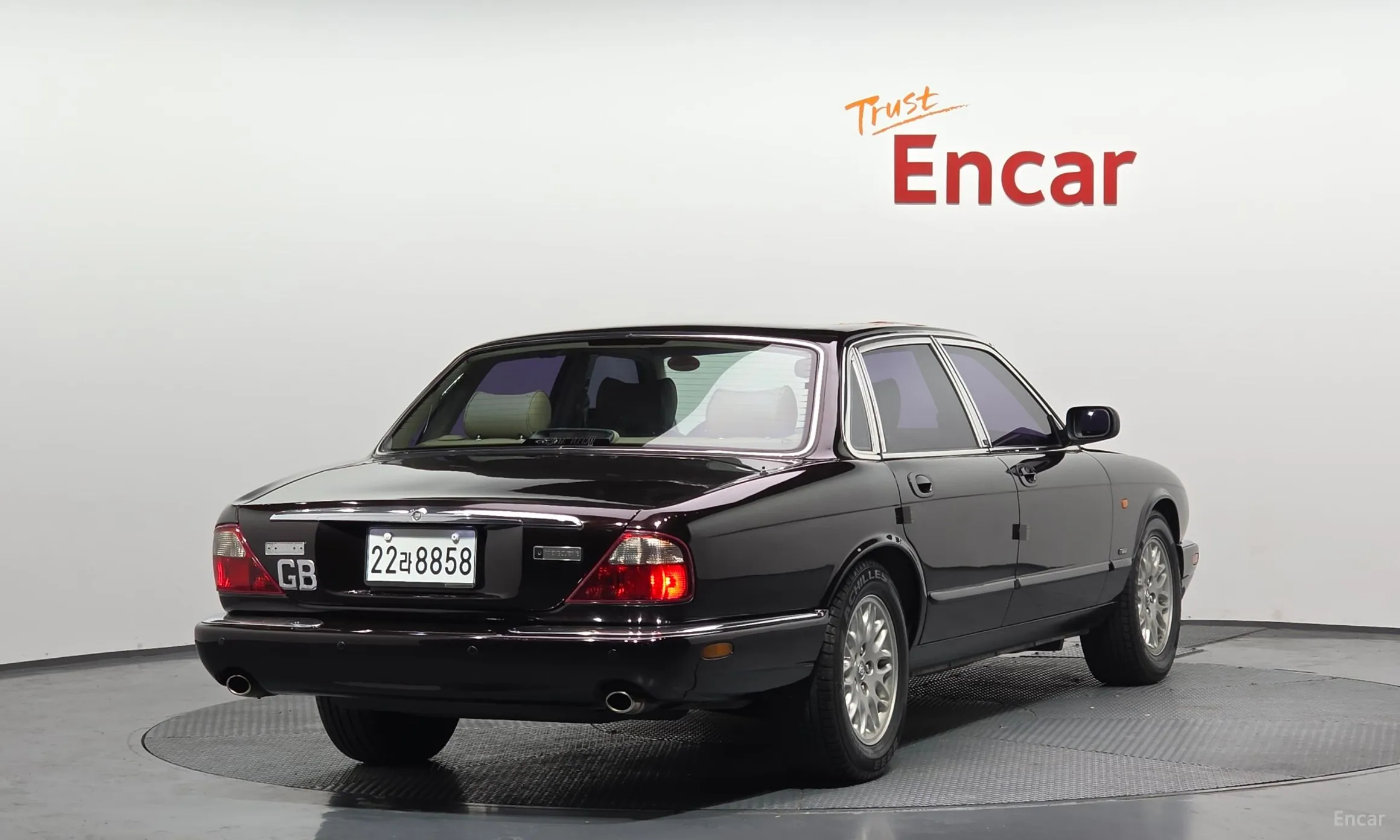 Jaguar XJ-8