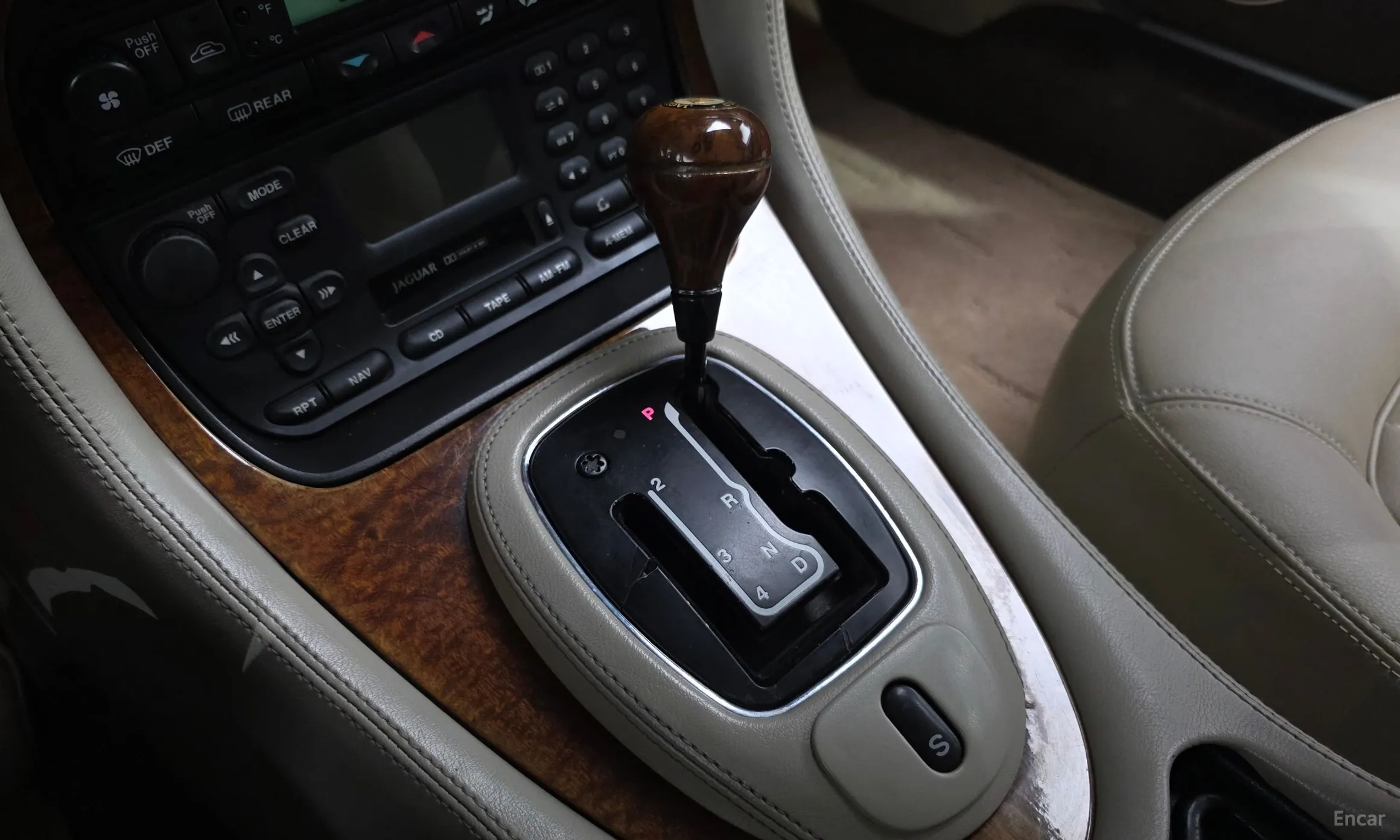 Jaguar XJ-8 превью 9