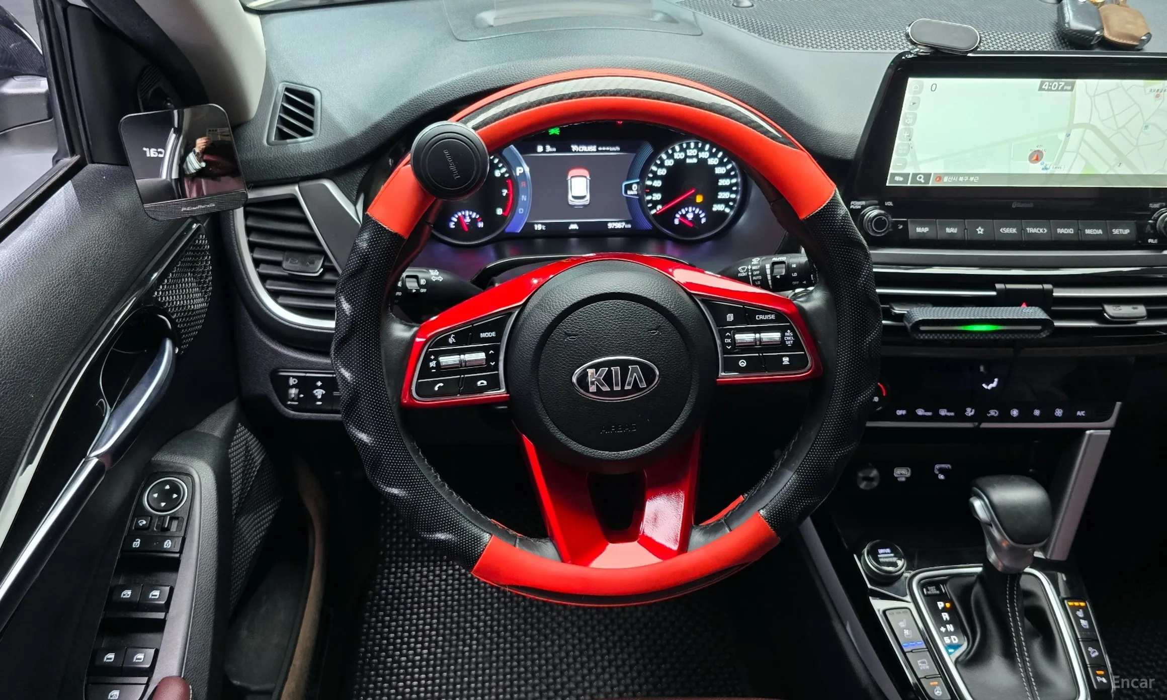 Kia Seltos превью 14