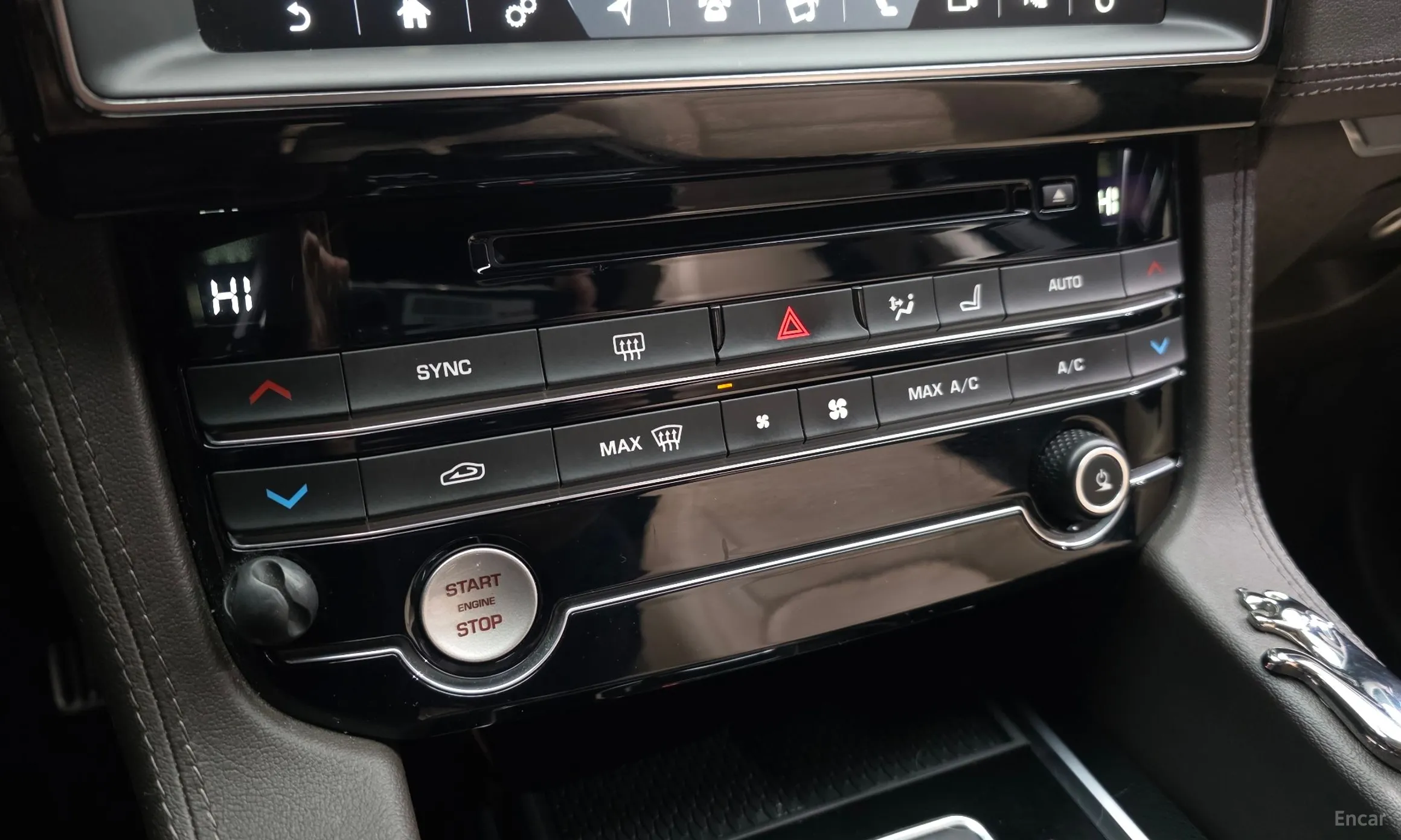 Jaguar F-PACE превью 16