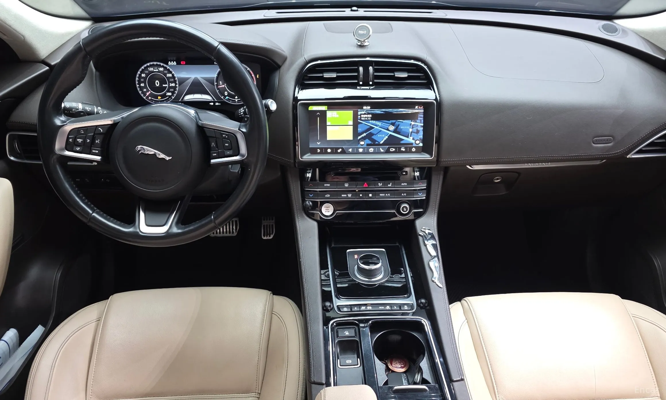 Jaguar F-PACE превью 7