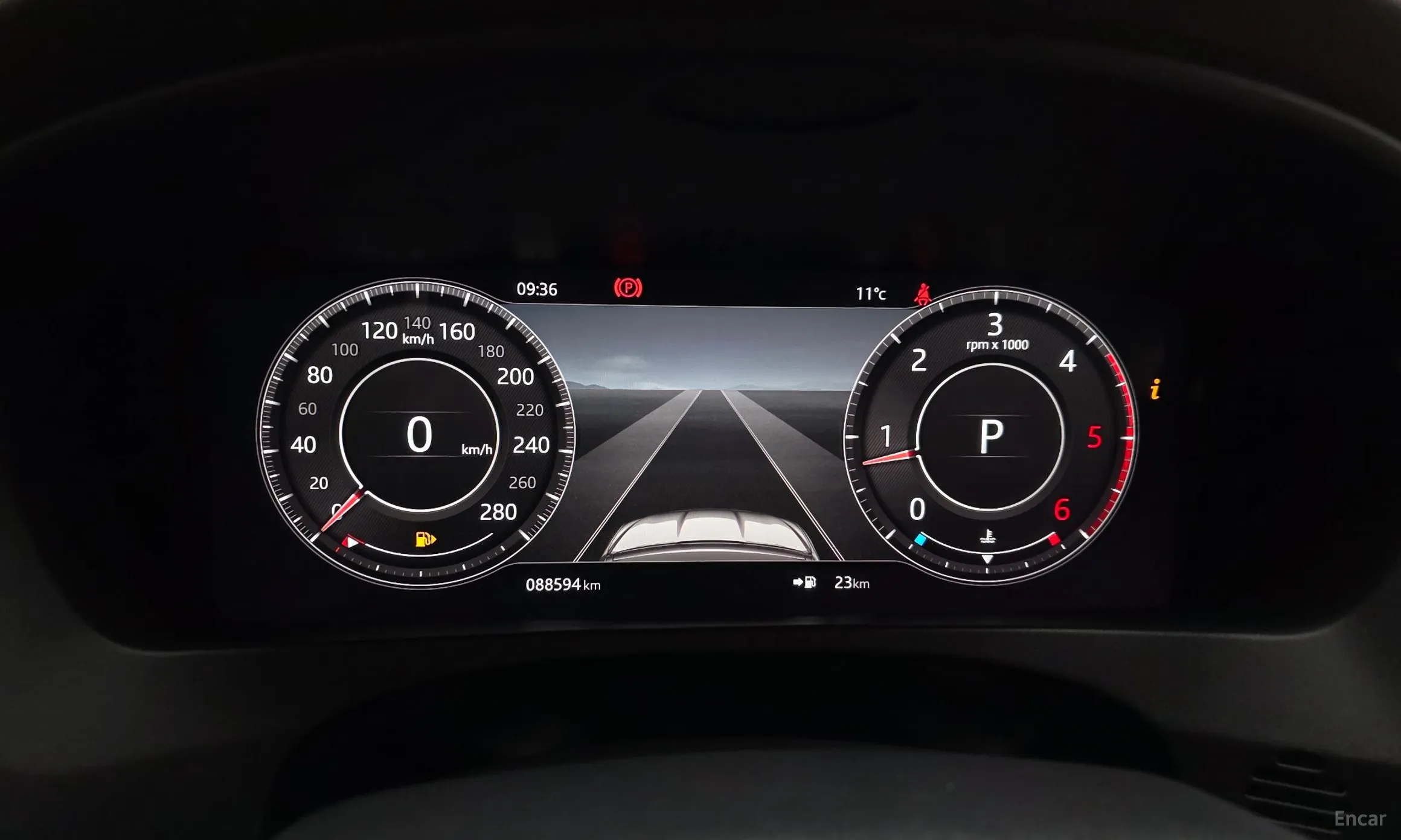 Jaguar F-PACE превью 8