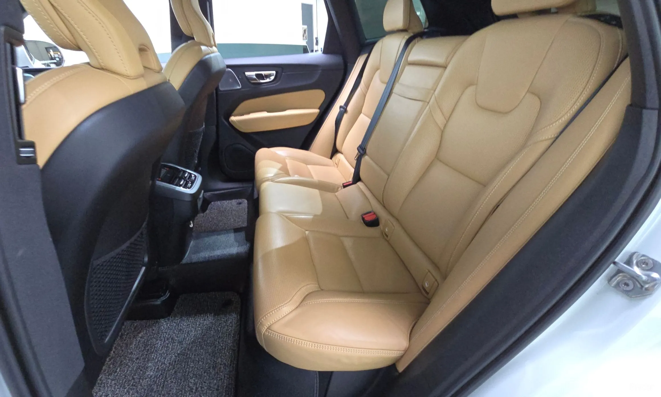 Volvo XC60 Gen 2 превью 10