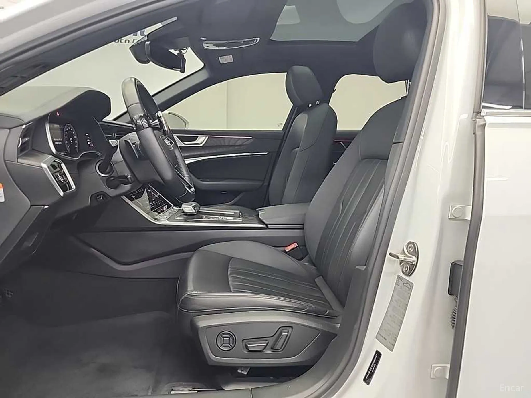 Audi A6 (C8) превью 11