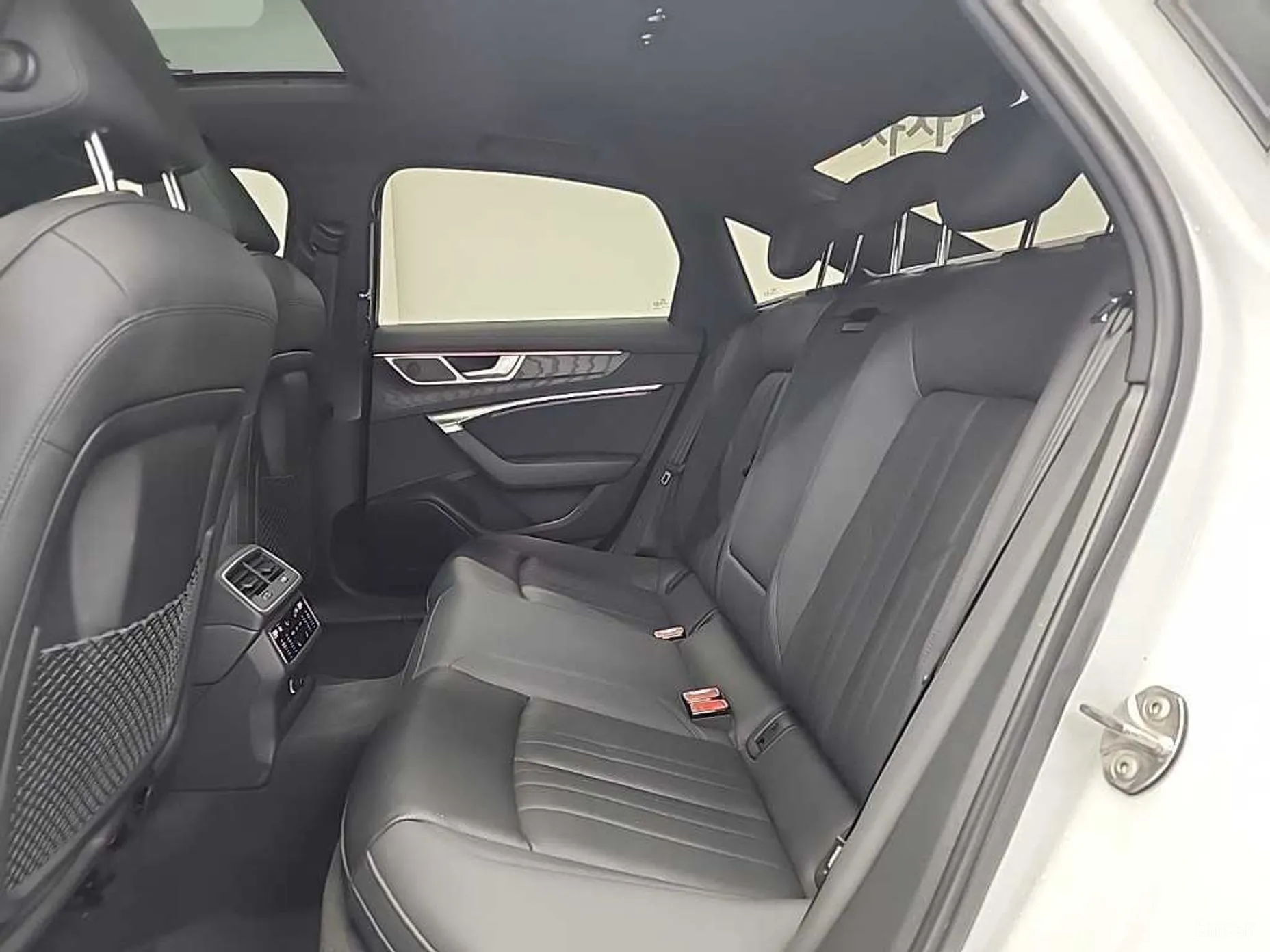 Audi A6 (C8) превью 12