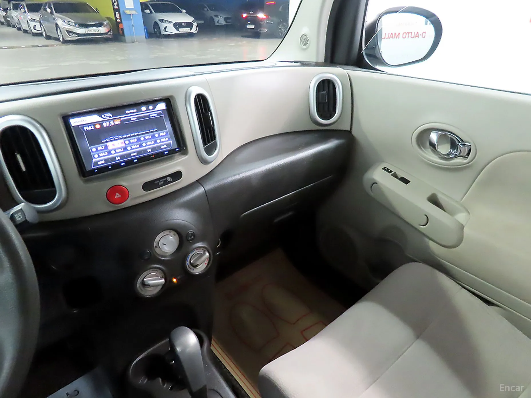 Nissan Cube превью 12