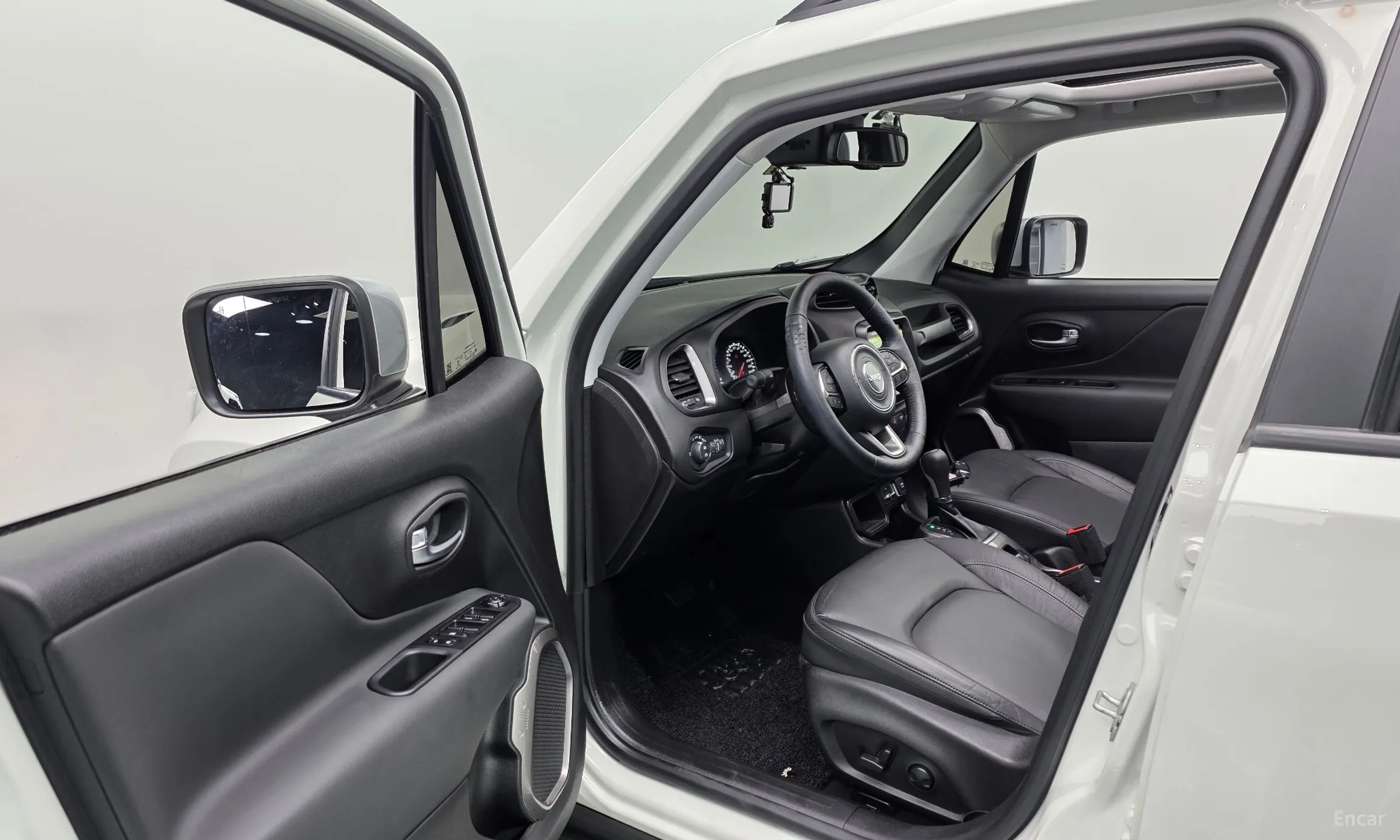 Jeep Renegade превью 10
