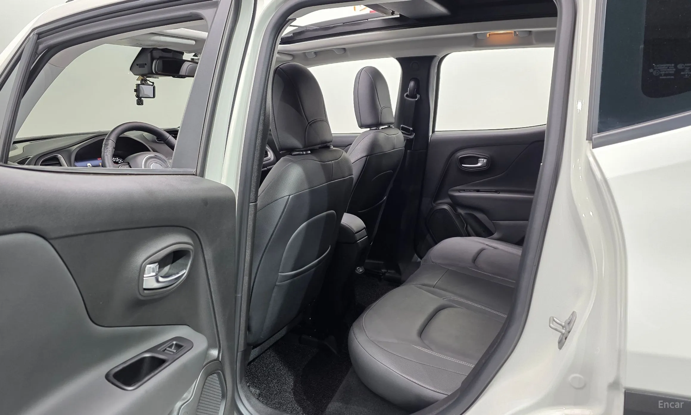 Jeep Renegade превью 11